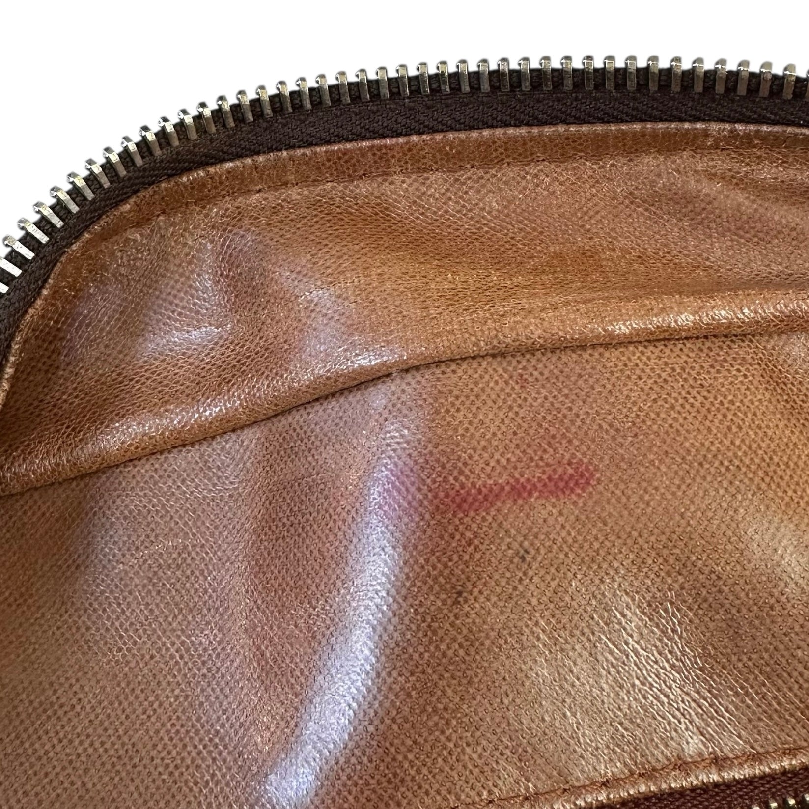 Louis Vuitton Trousse Toilette 25