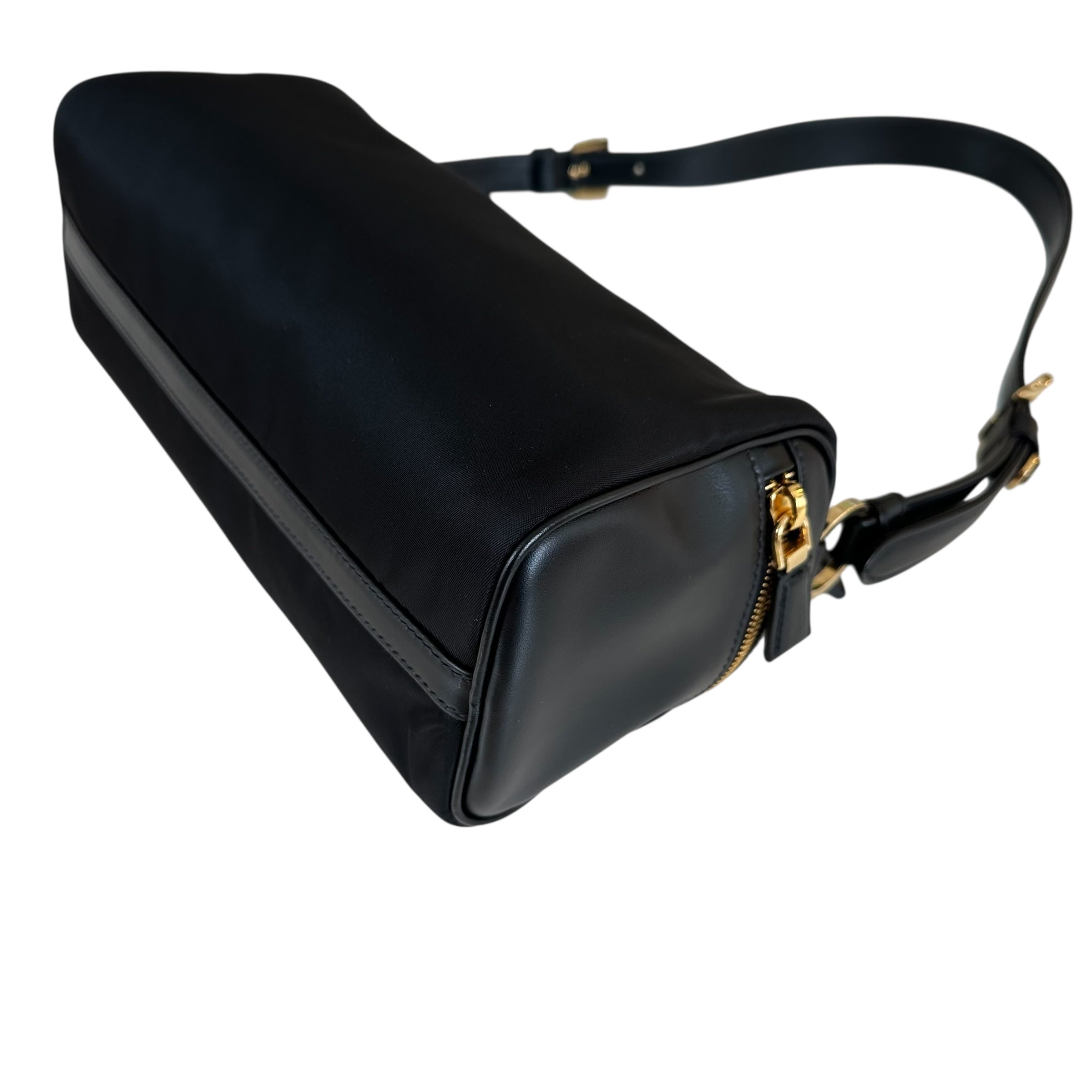 Prada borsa a spalla media con lucchetto