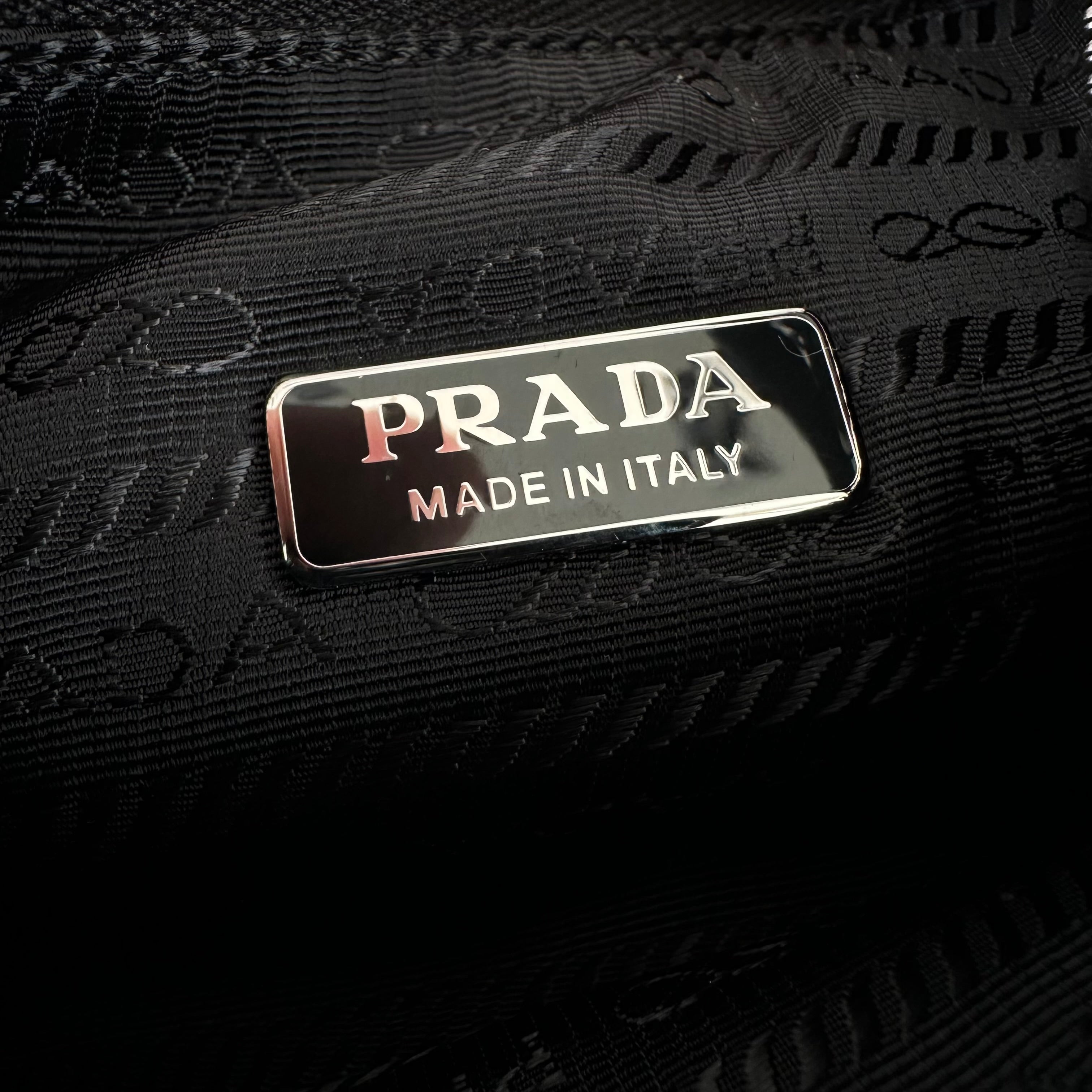 Prada borsa Re-Edition 2005