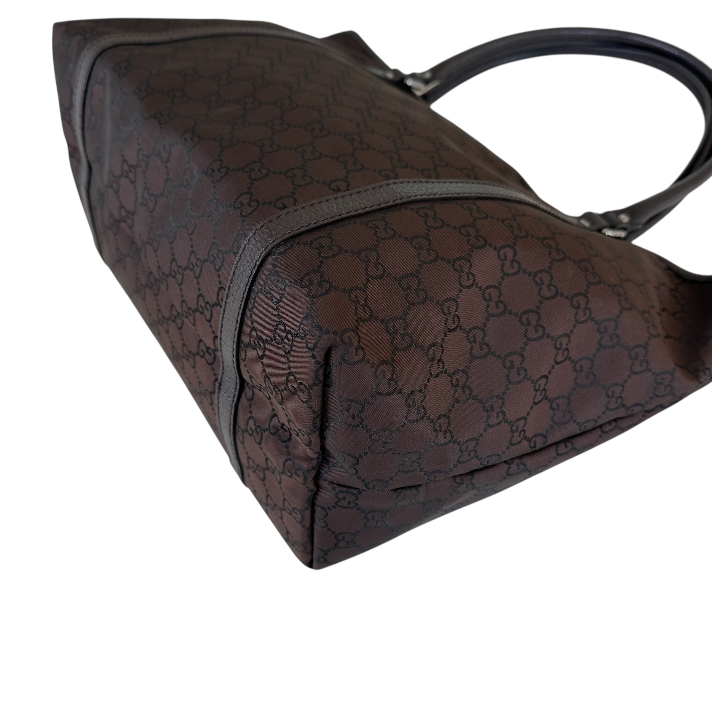 Gucci borsa shopping in nylon GG