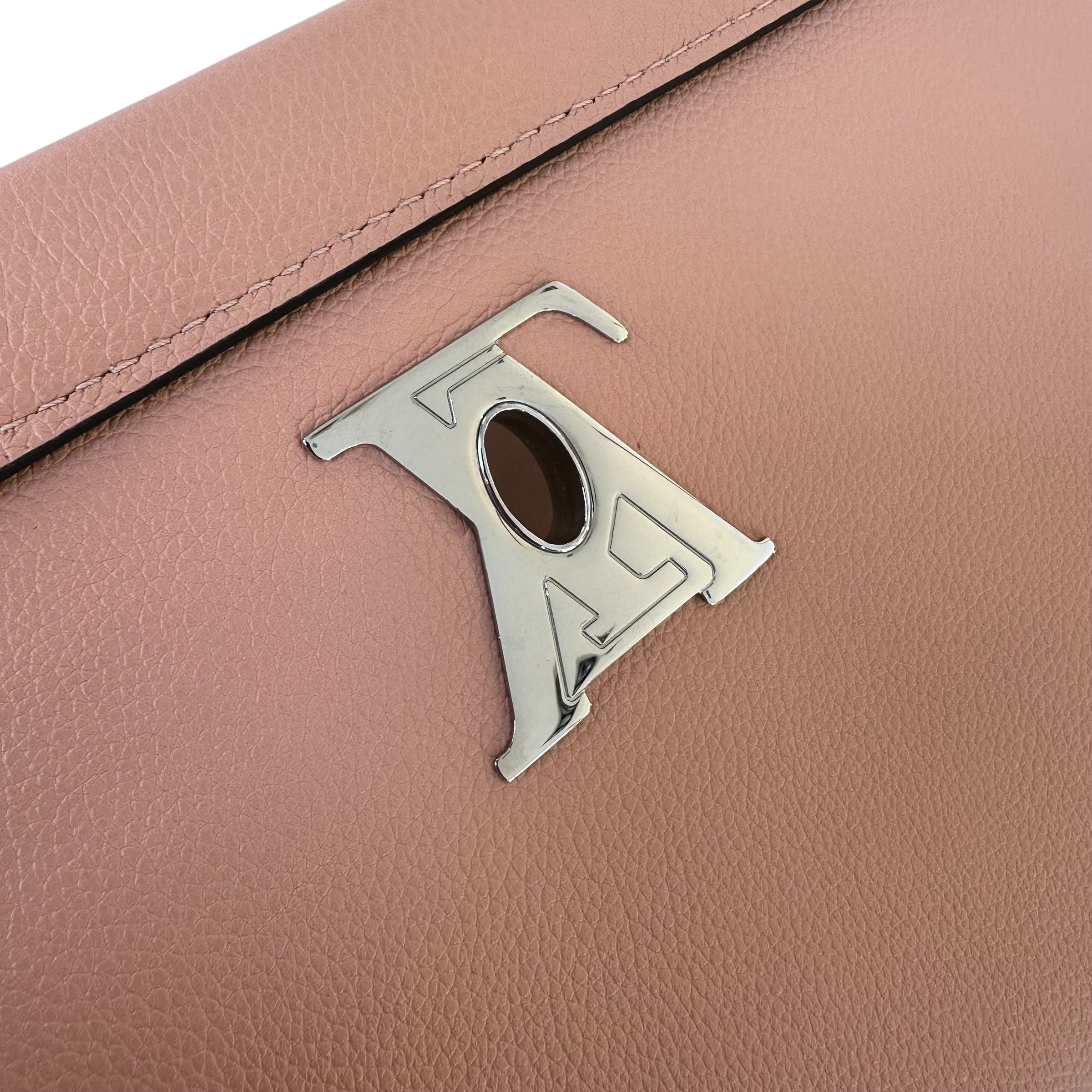 Louis Vuitton borsa LockMe II Venus