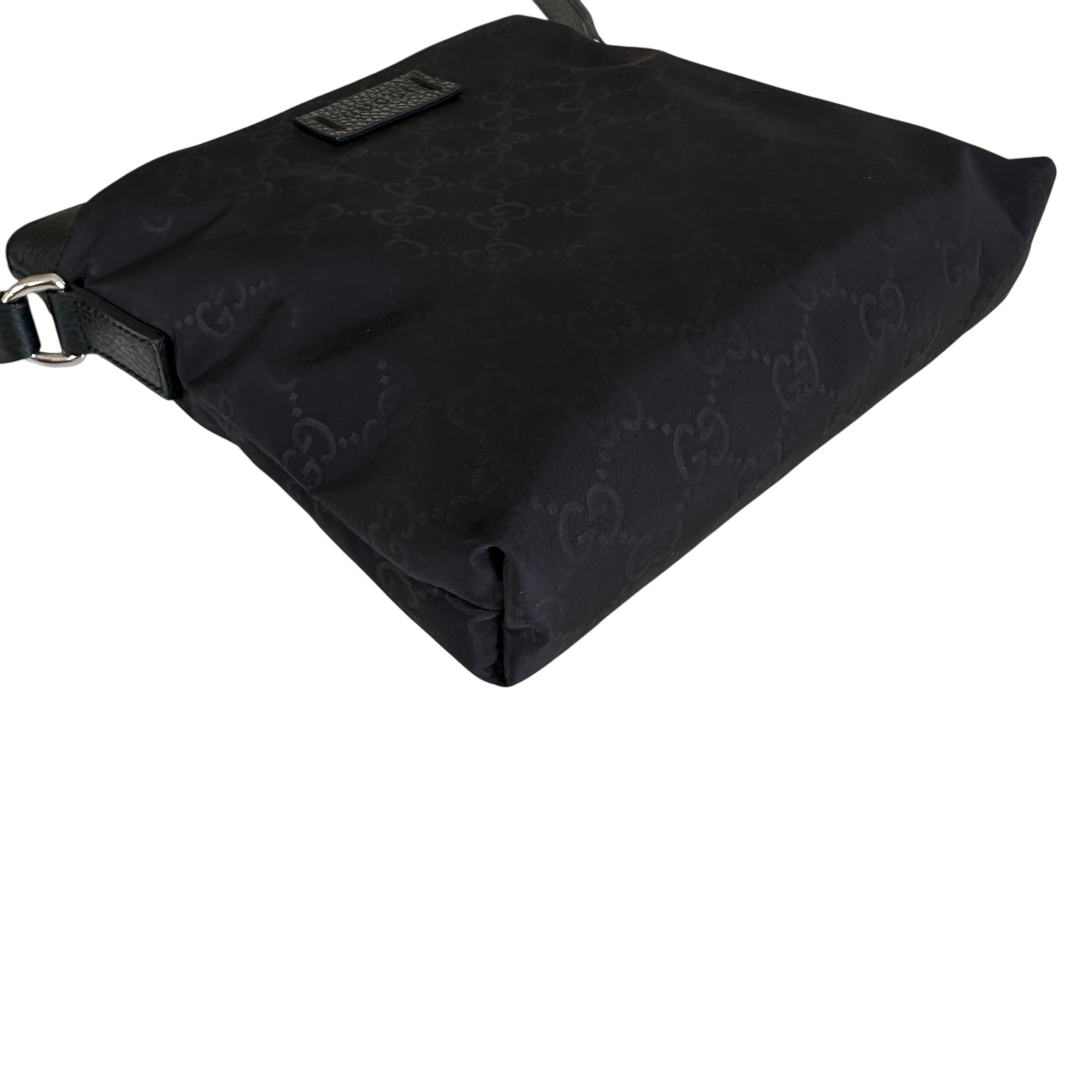 Gucci Messenger in nylon GG
