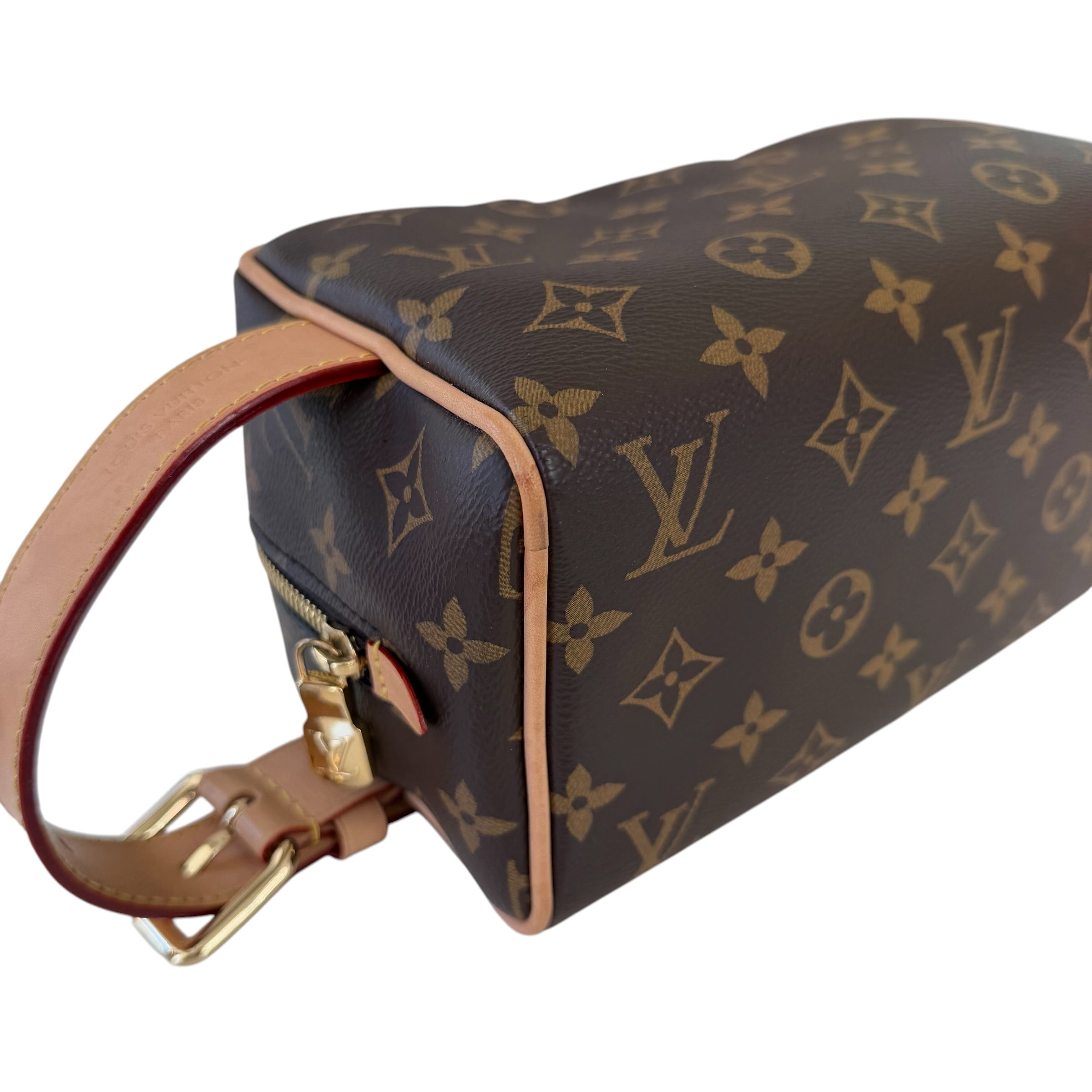 Louis Vuitton Trousse Toilette Locker Dopp Kit