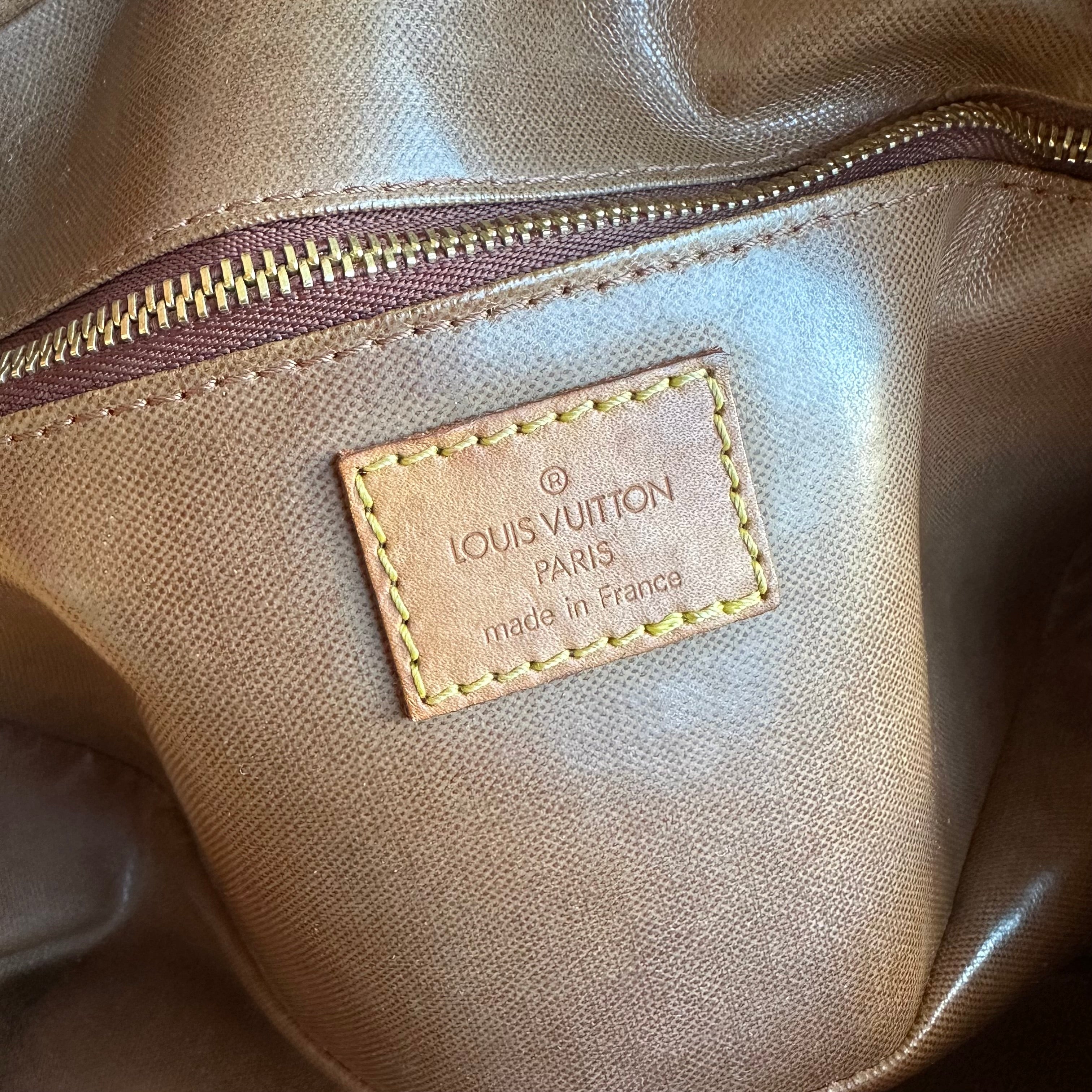 Louis Vuitton Trousse Toilette 25