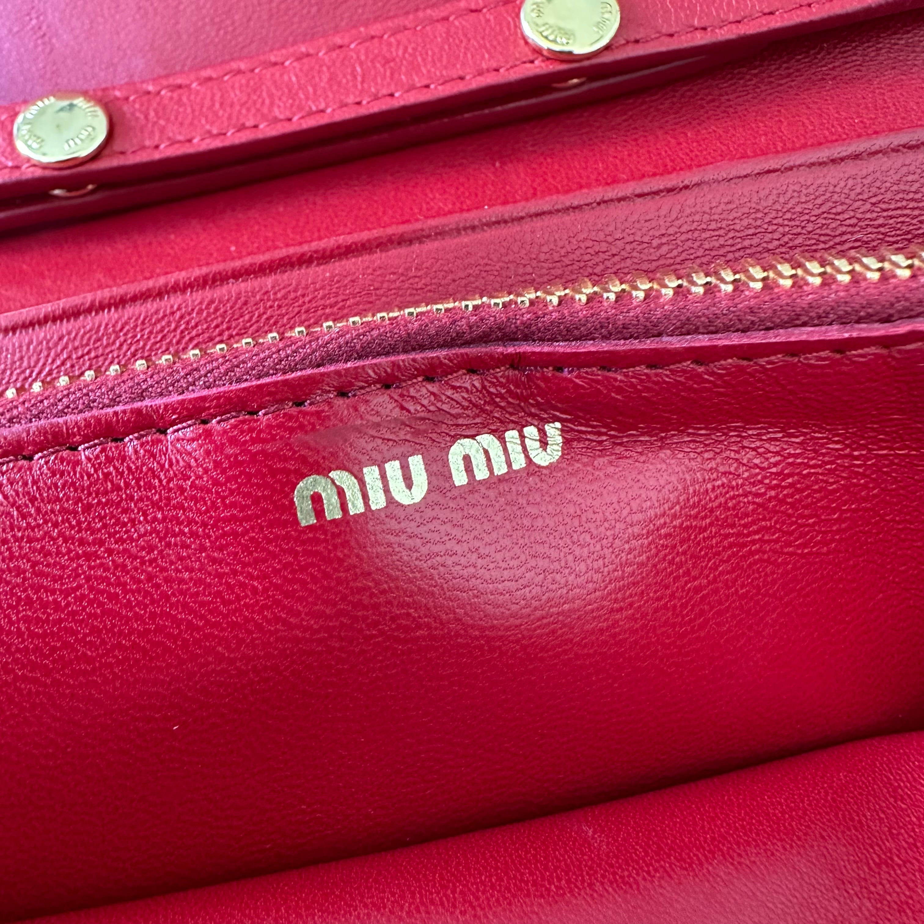 Miu Miu portafoglio con catena