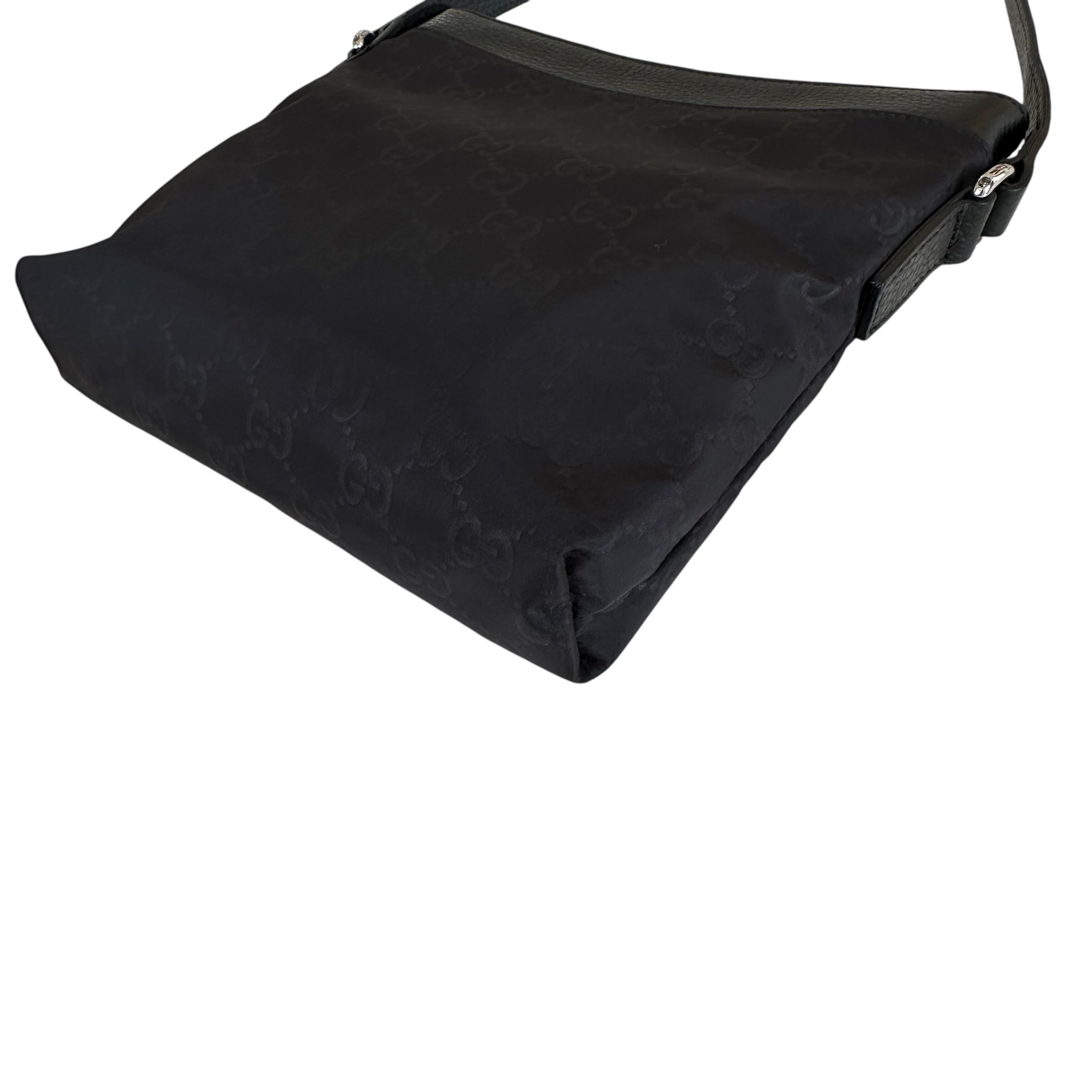 Gucci Messenger in nylon GG