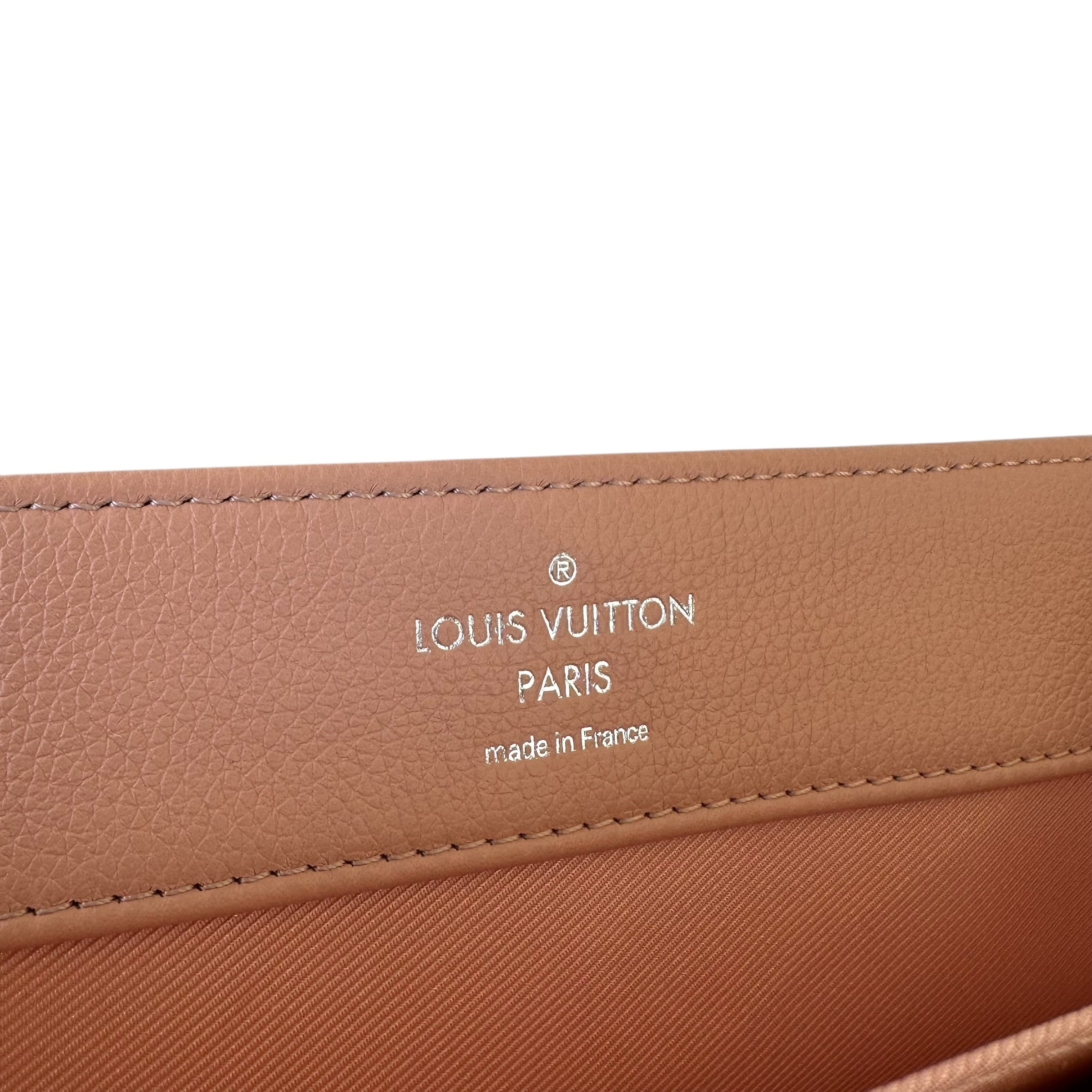 Louis Vuitton borsa LockMe II Venus