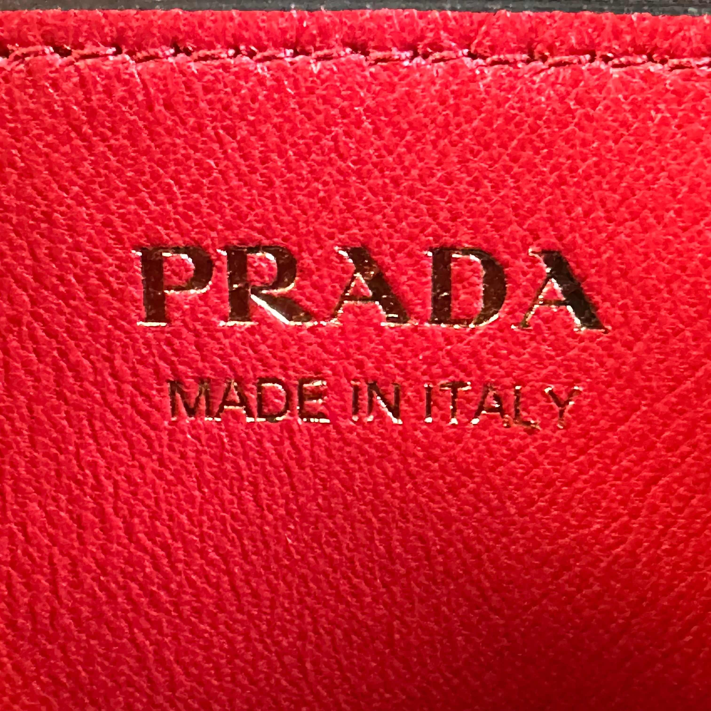 Prada borsa Panier media