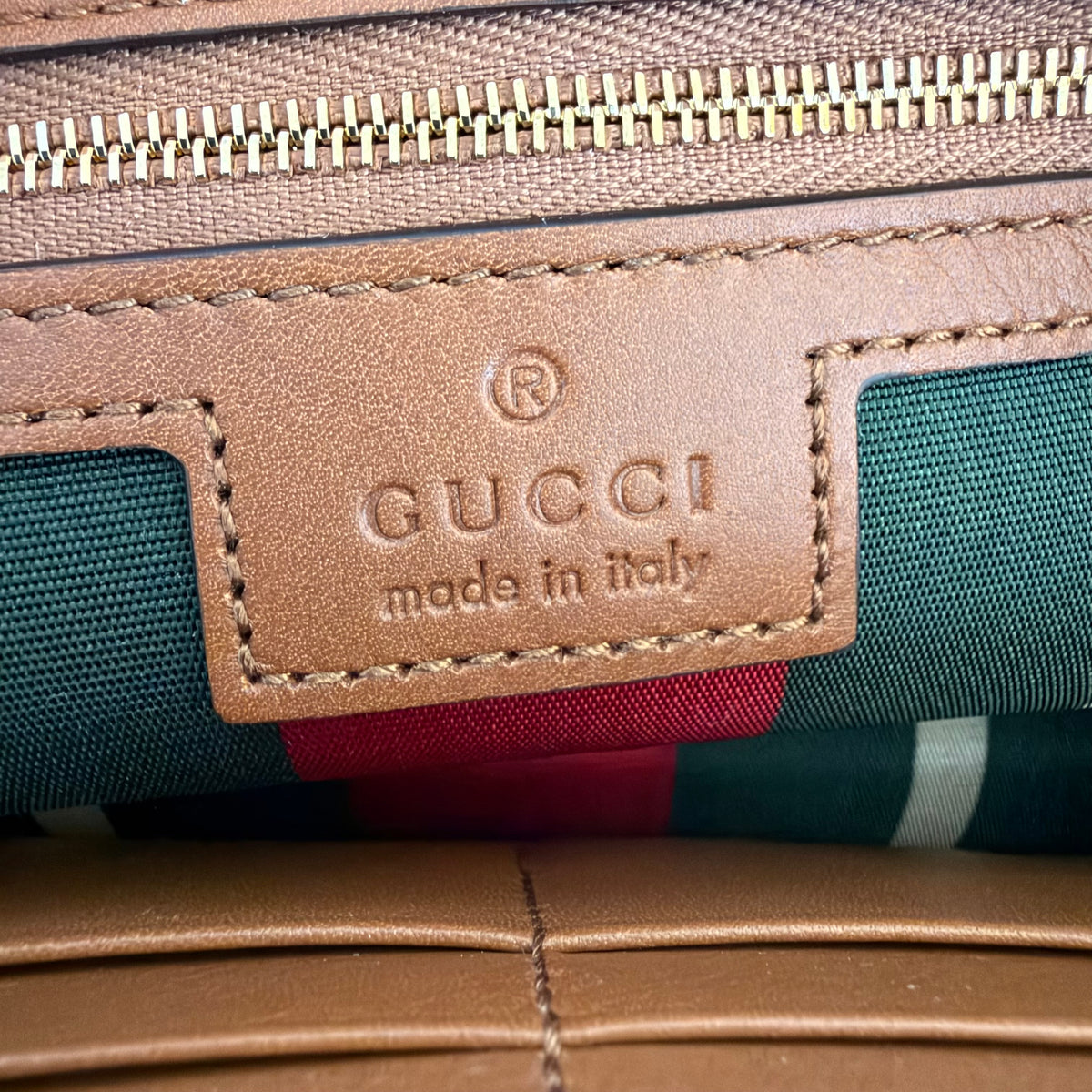 Gucci portafoglio GG Emblem con tracolla