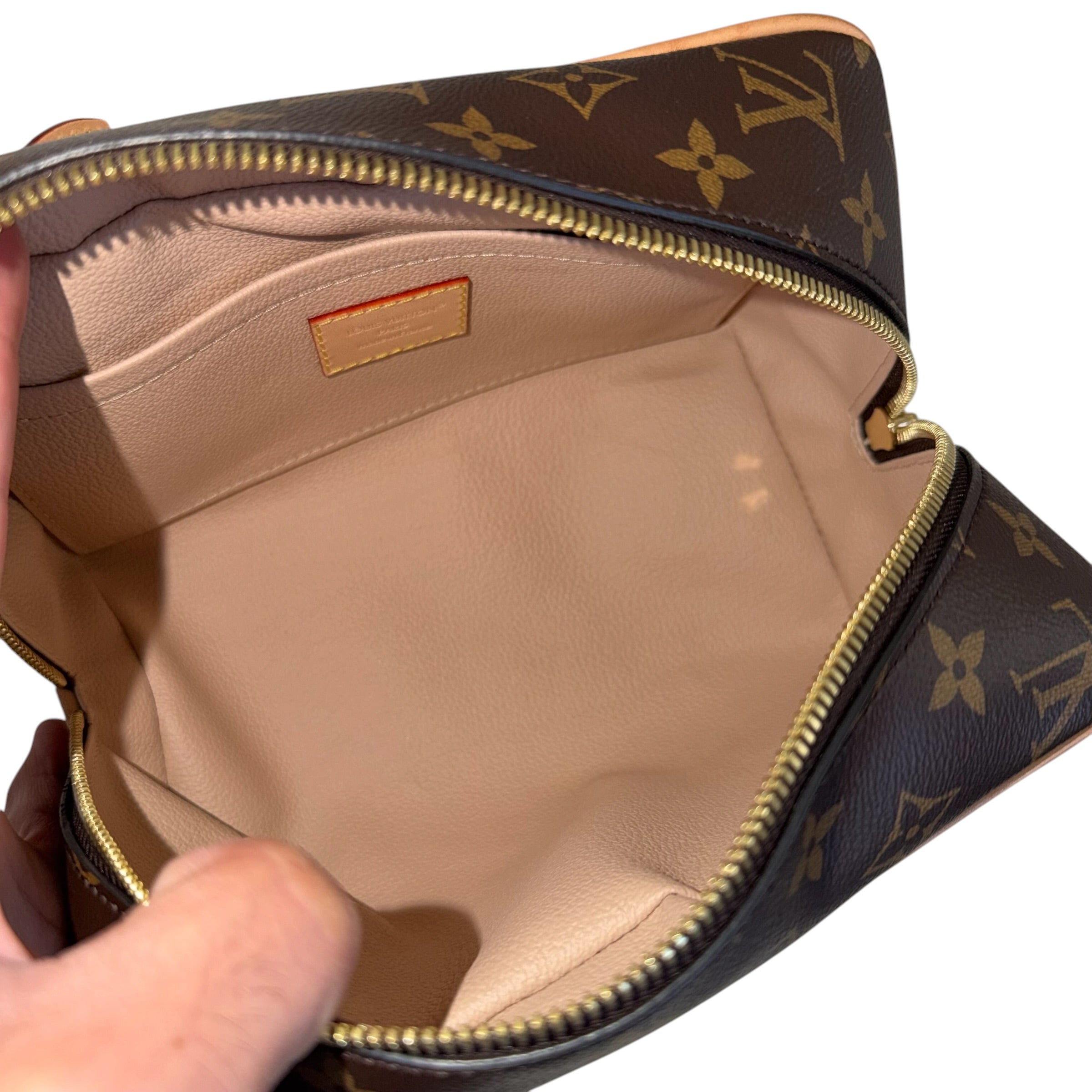 Louis Vuitton Trousse Toilette Locker Dopp Kit