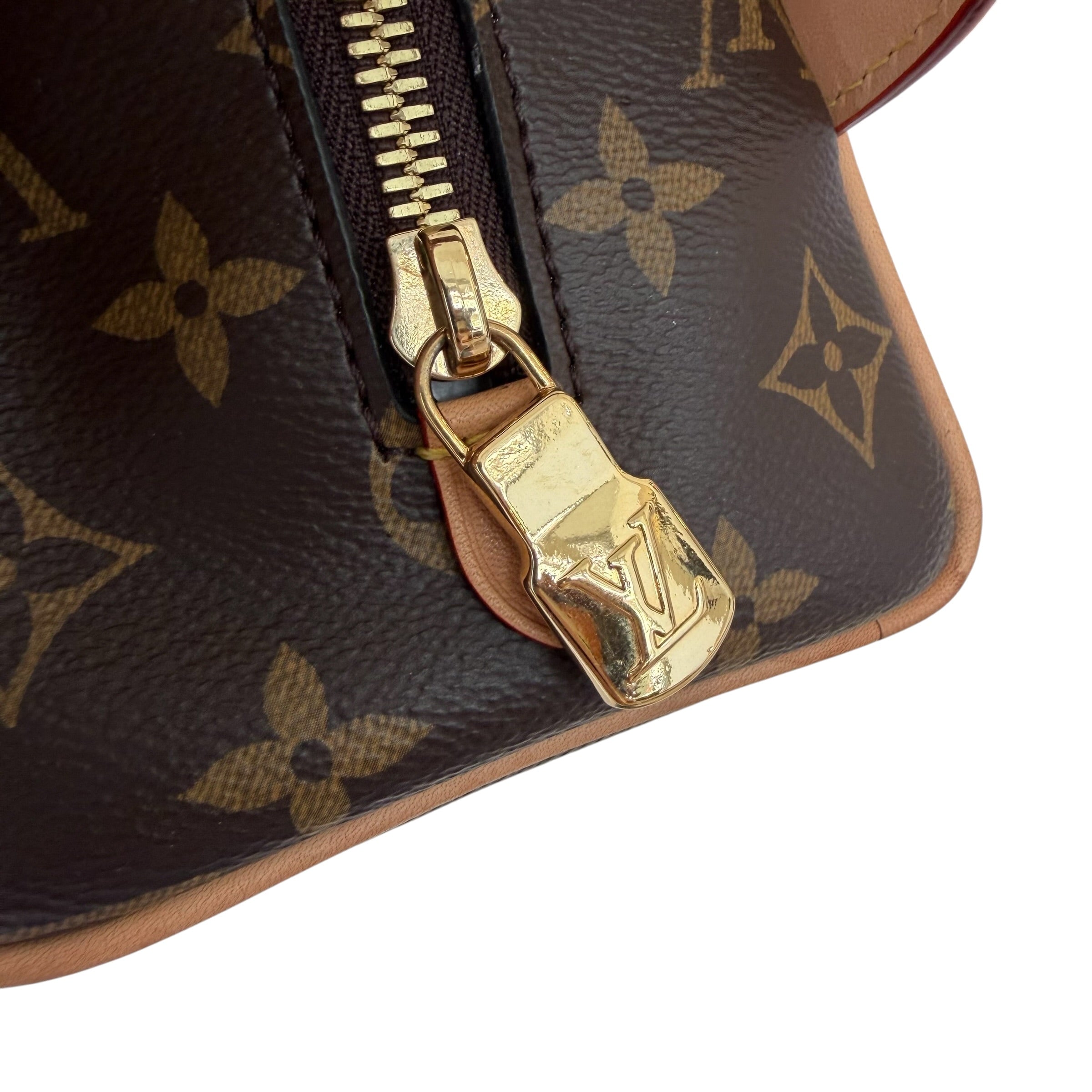 Louis Vuitton Trousse Toilette Locker Dopp Kit