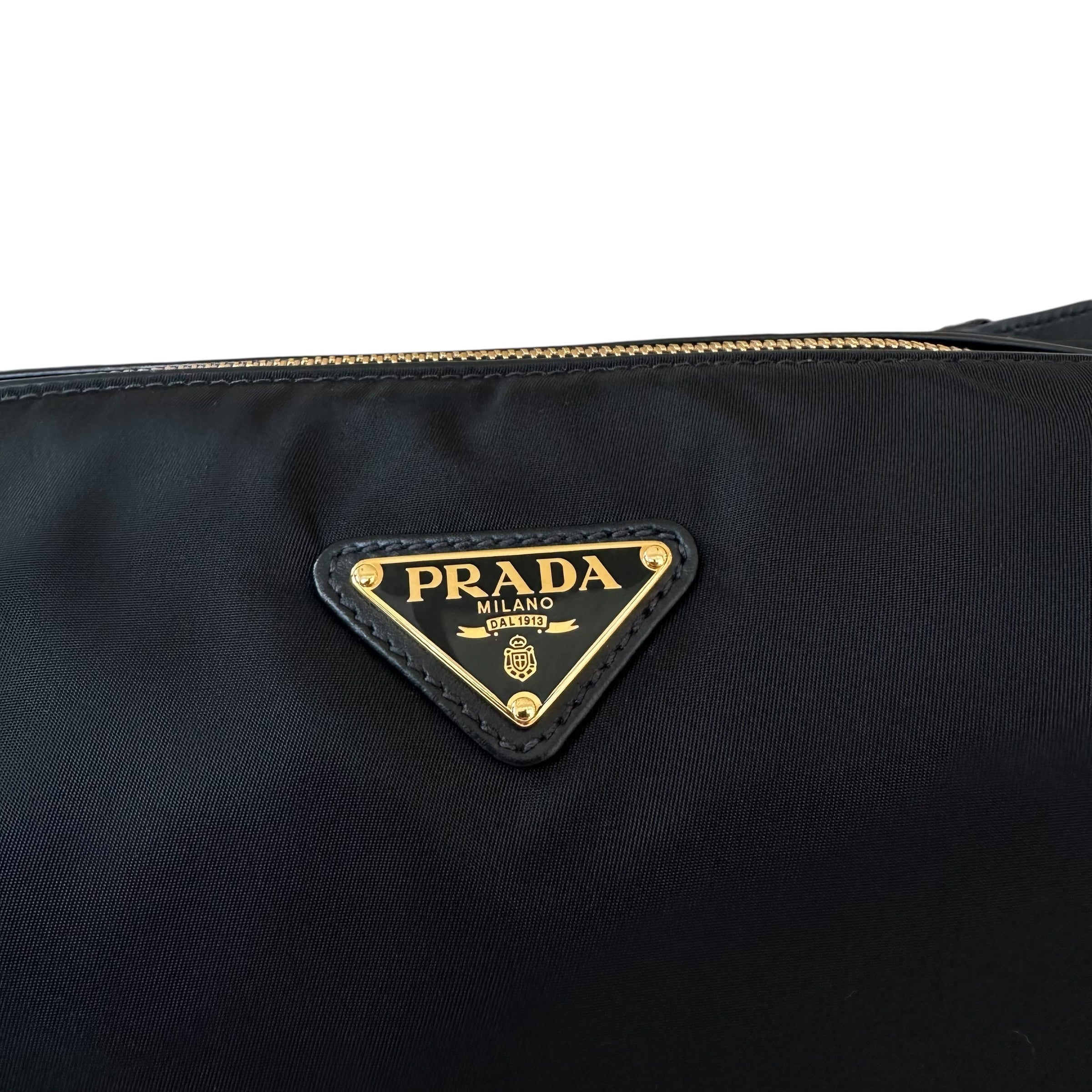 Prada borsa a spalla media con lucchetto