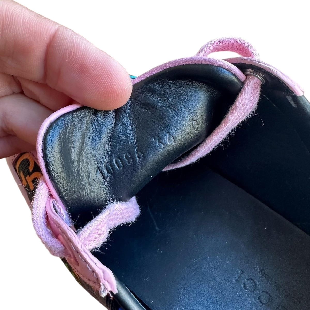 Sneaker Gucci in tela GG Psychedelic e finiture in pelle rosa Stile: 610086