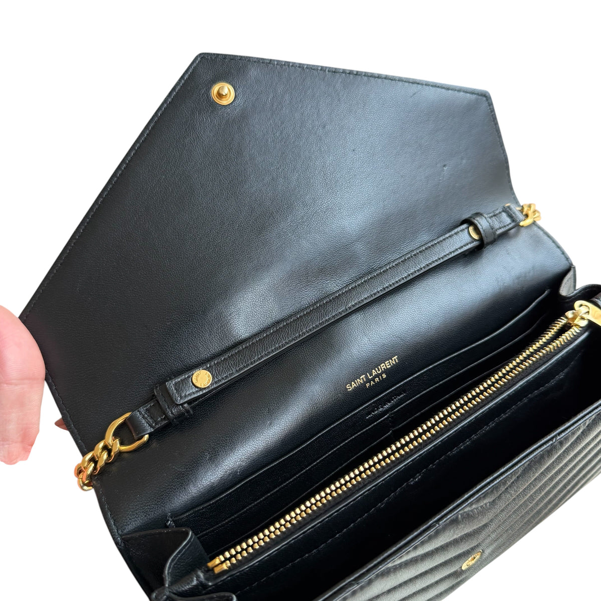 Saint Laurent pochette con catena Cassandre