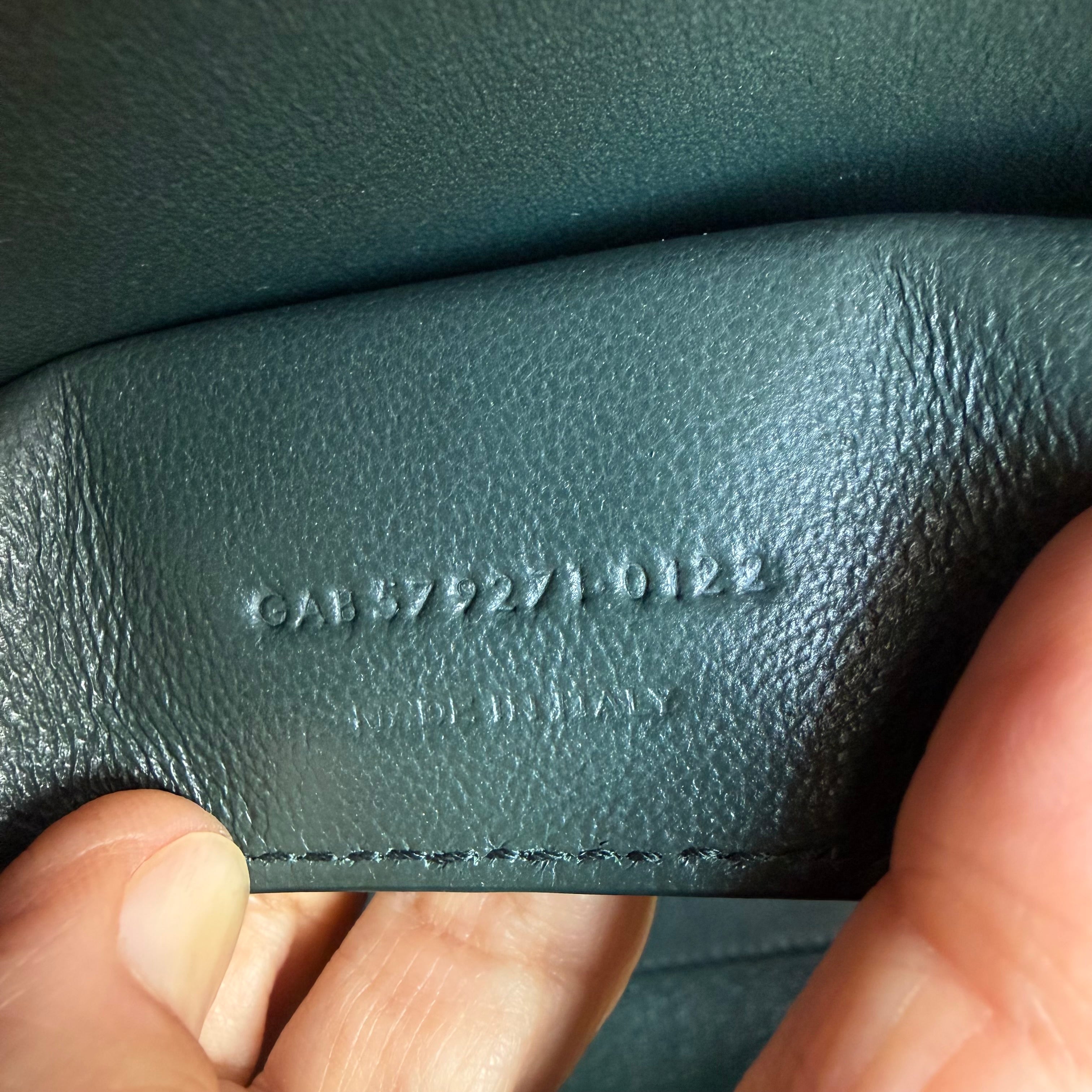 Saint Laurent borsa Manhattan media