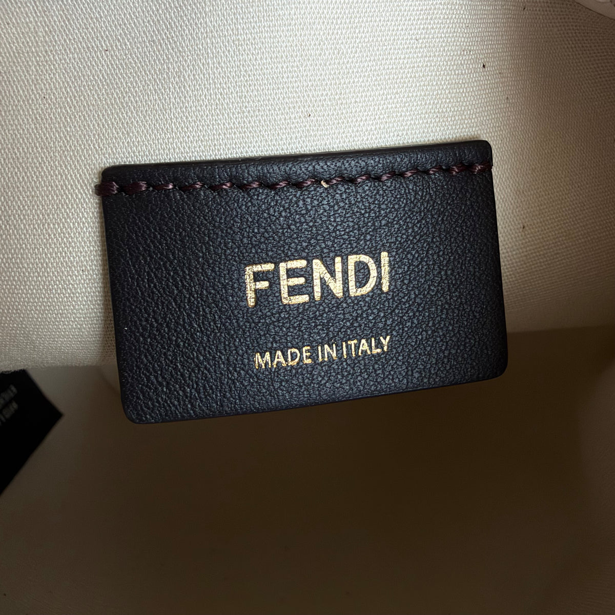 Fendi mini borsa a secchiello Mon Tresor
