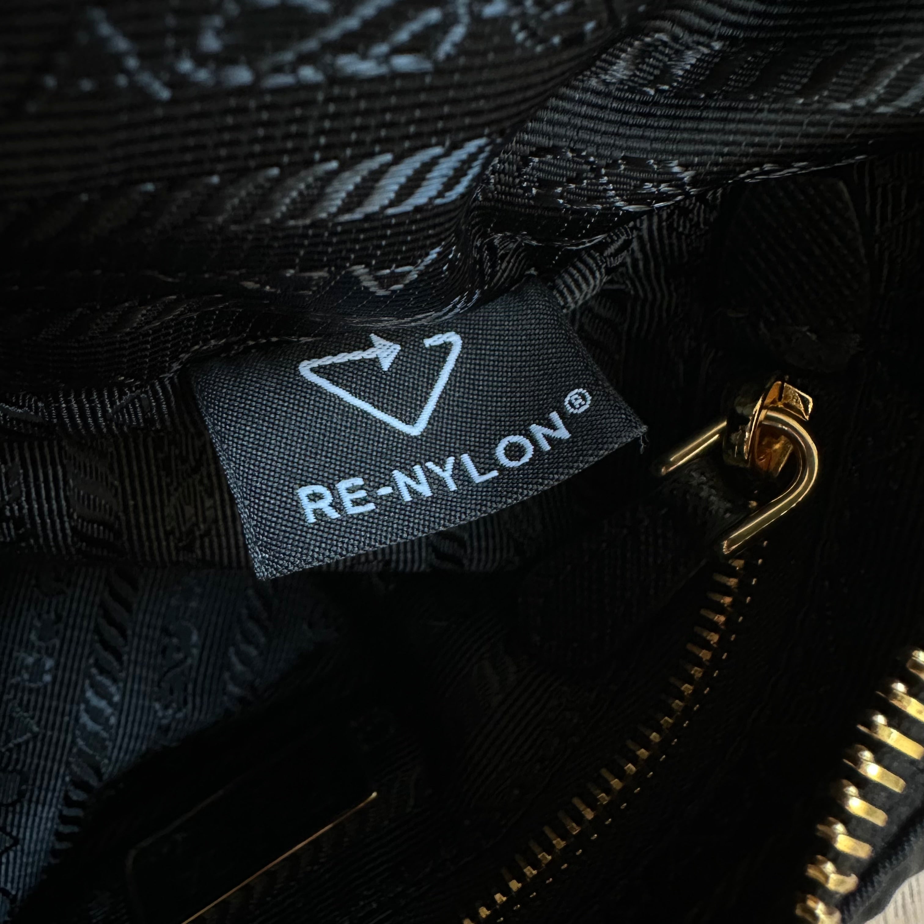 Prada mini borsa Re-Edition 2005