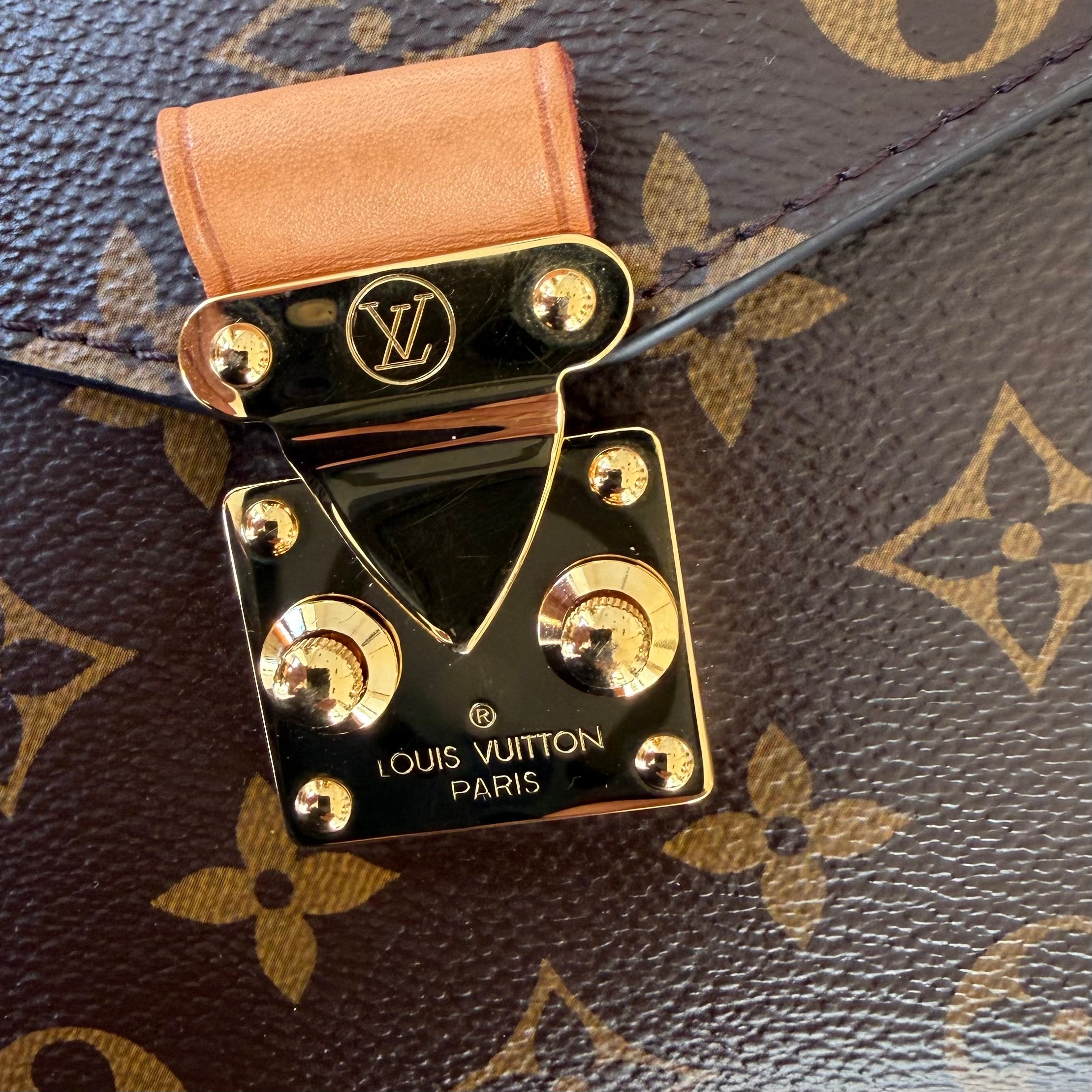 Louis Vuitton Pochette Metis