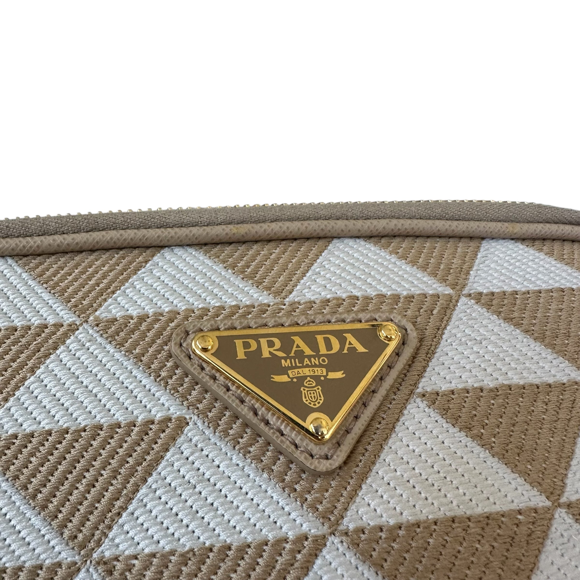 Prada messenger symbole
