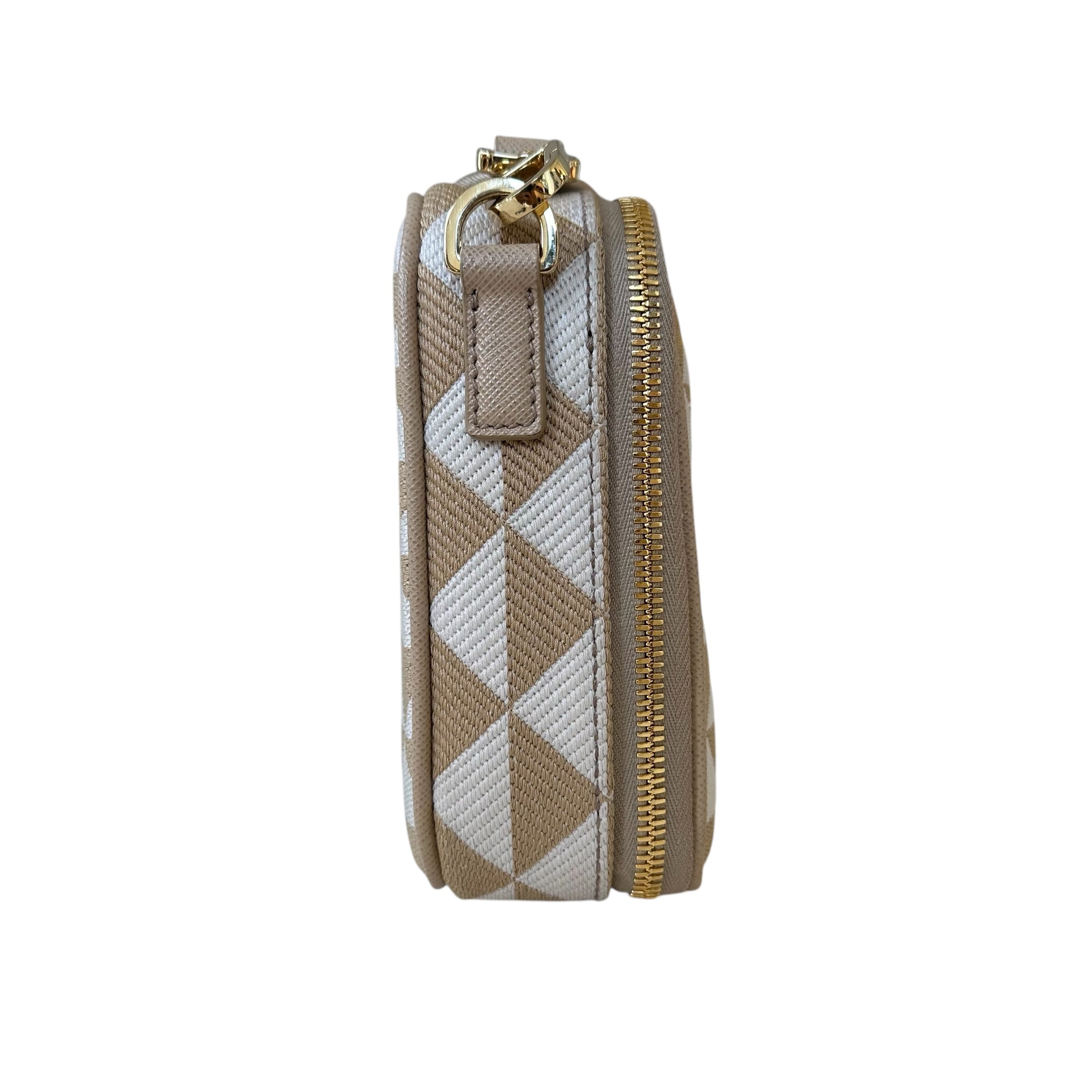 Prada messenger symbole