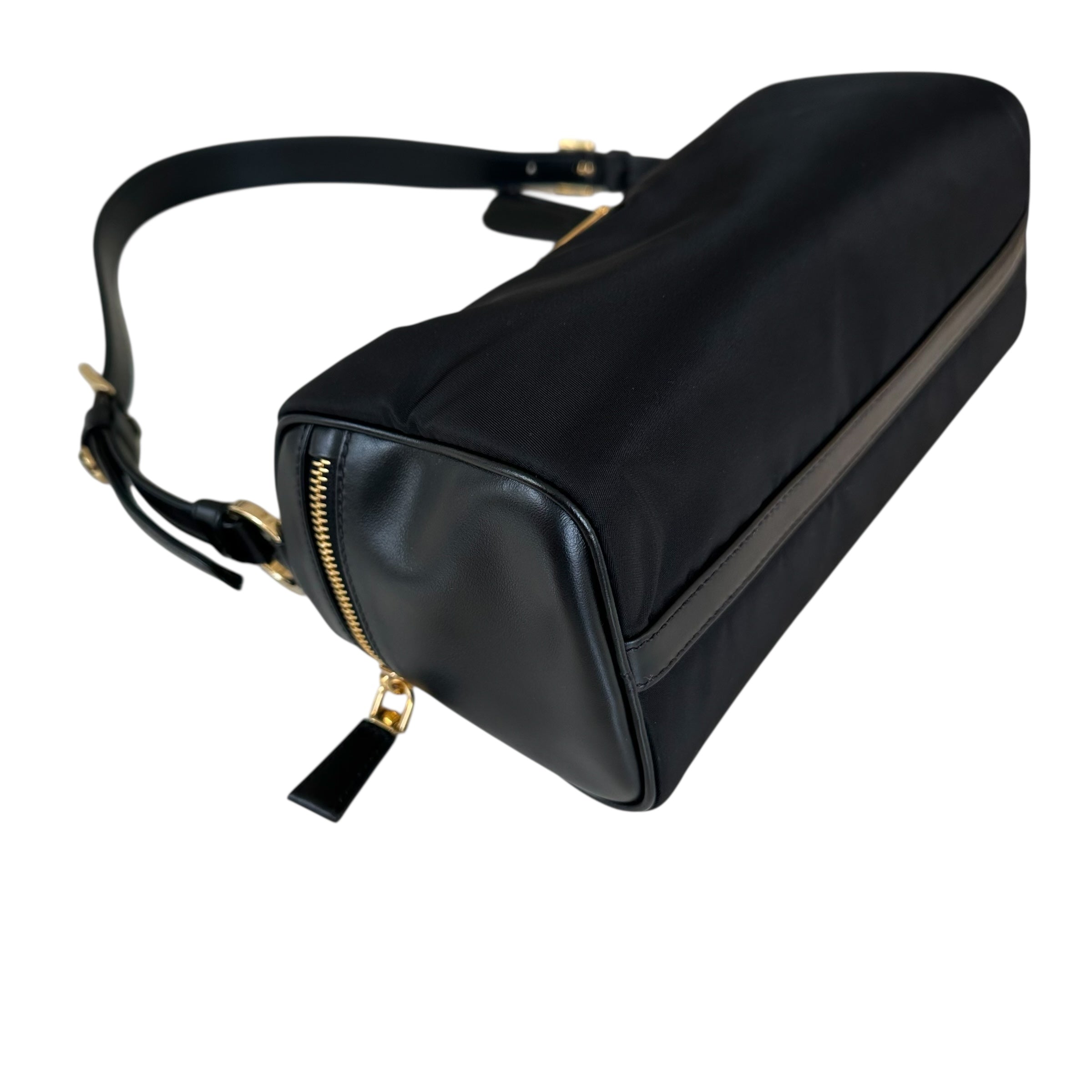 Prada borsa a spalla media con lucchetto