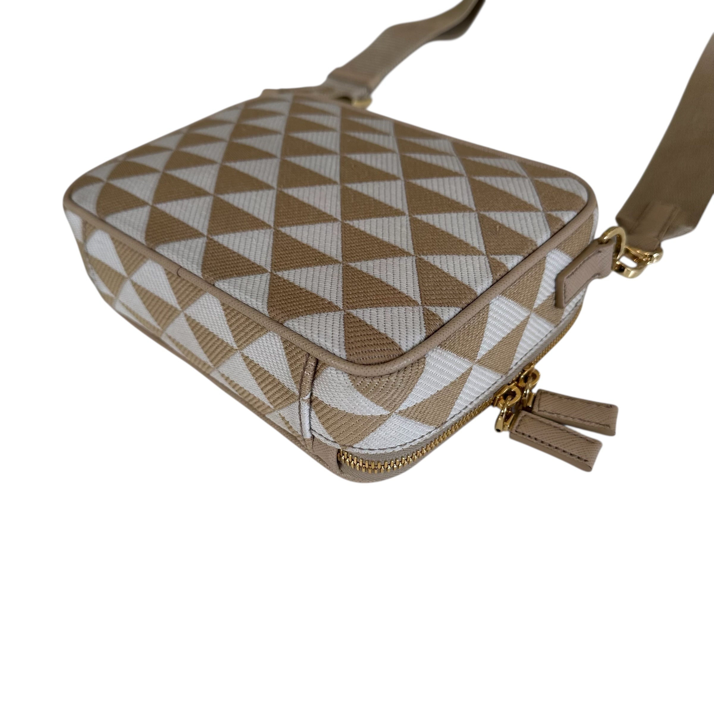 Prada messenger symbole