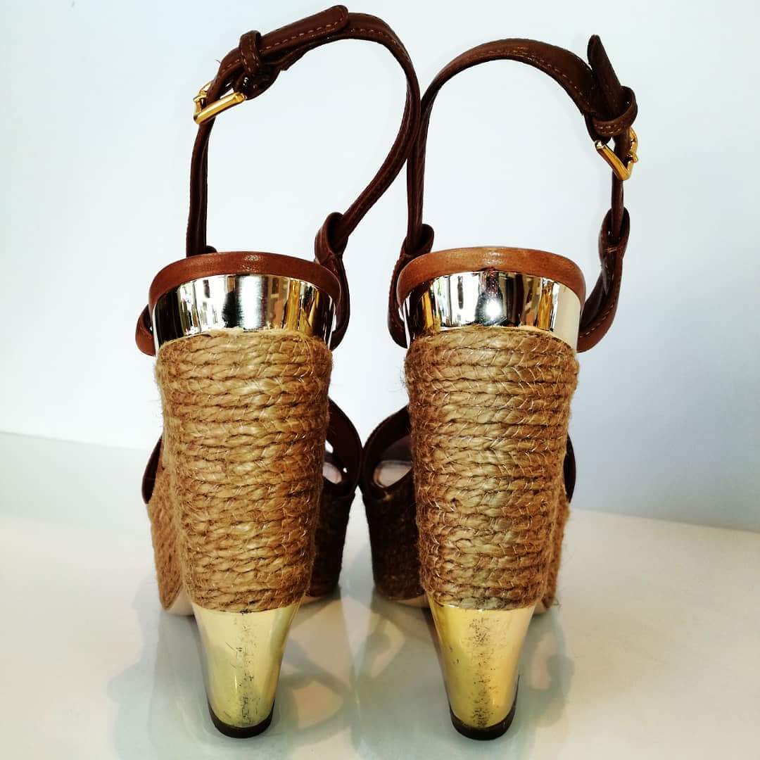 Sandalo Miu Miu in pelle marrone con zeppa