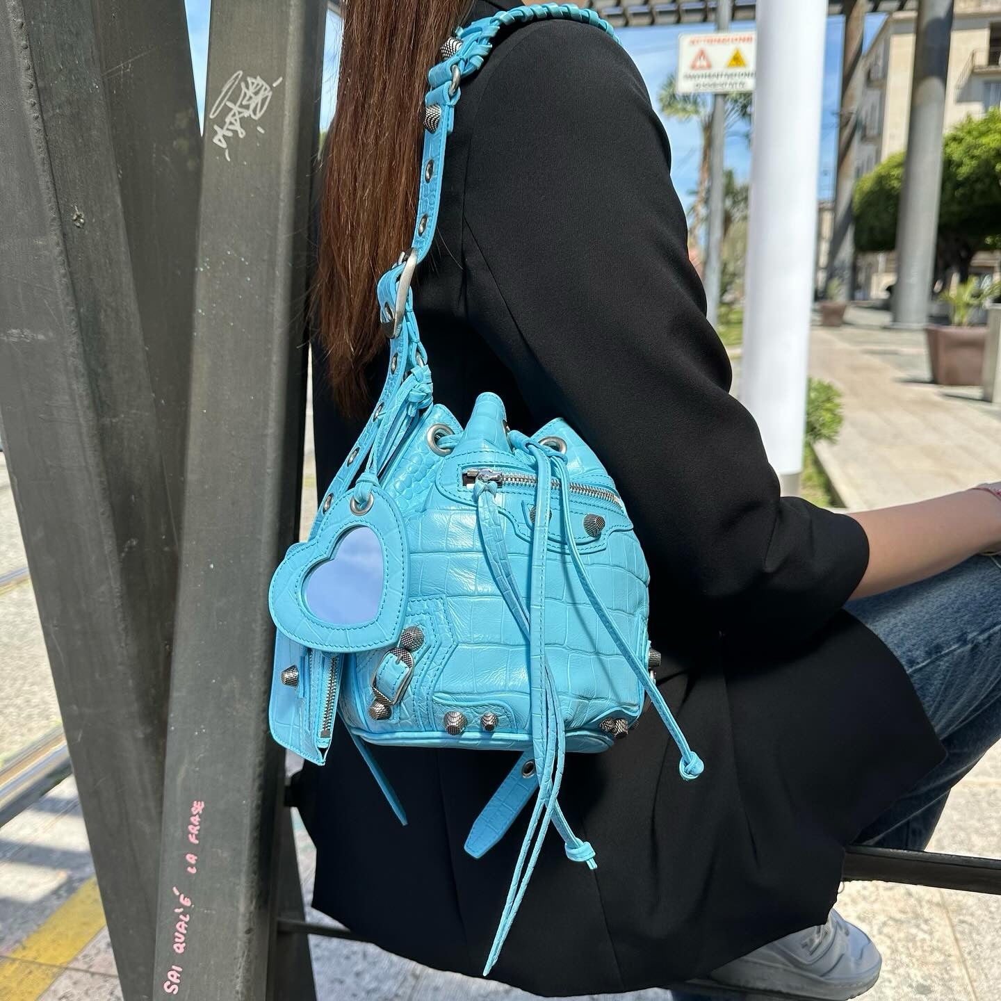Balenciaga borsa a secchiello Le Cagole XS