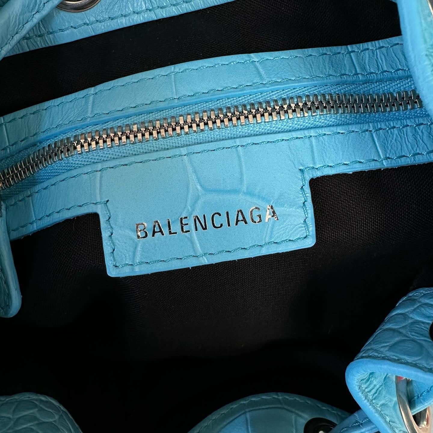 Balenciaga borsa a secchiello Le Cagole XS