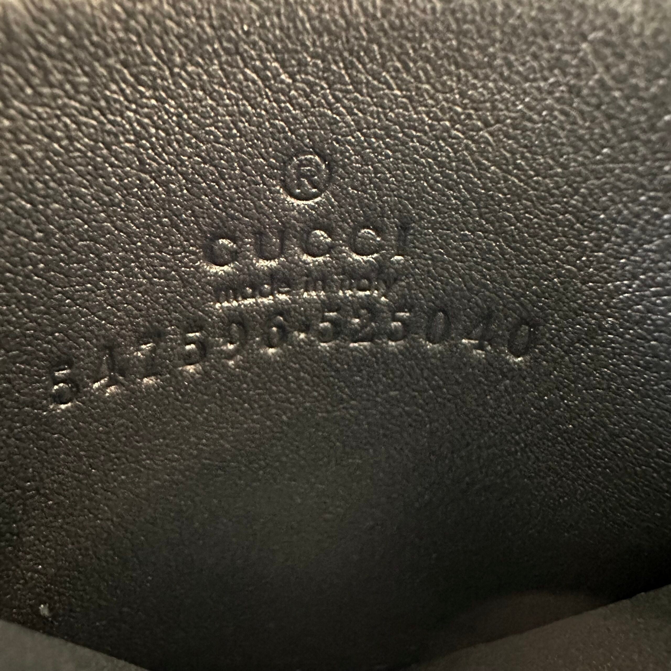 Porta carte Gucci in pelle con logo Stile: 547596