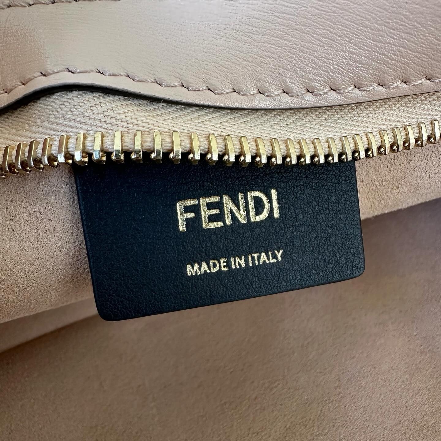Fendi pochette O’Lock Swing