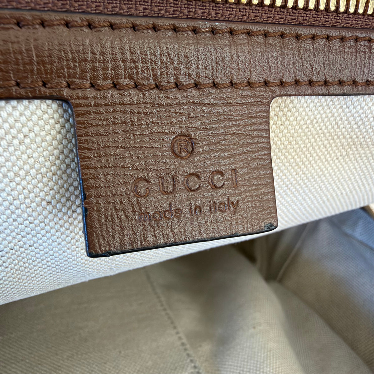 Gucci zaino Interlocking Fake Not