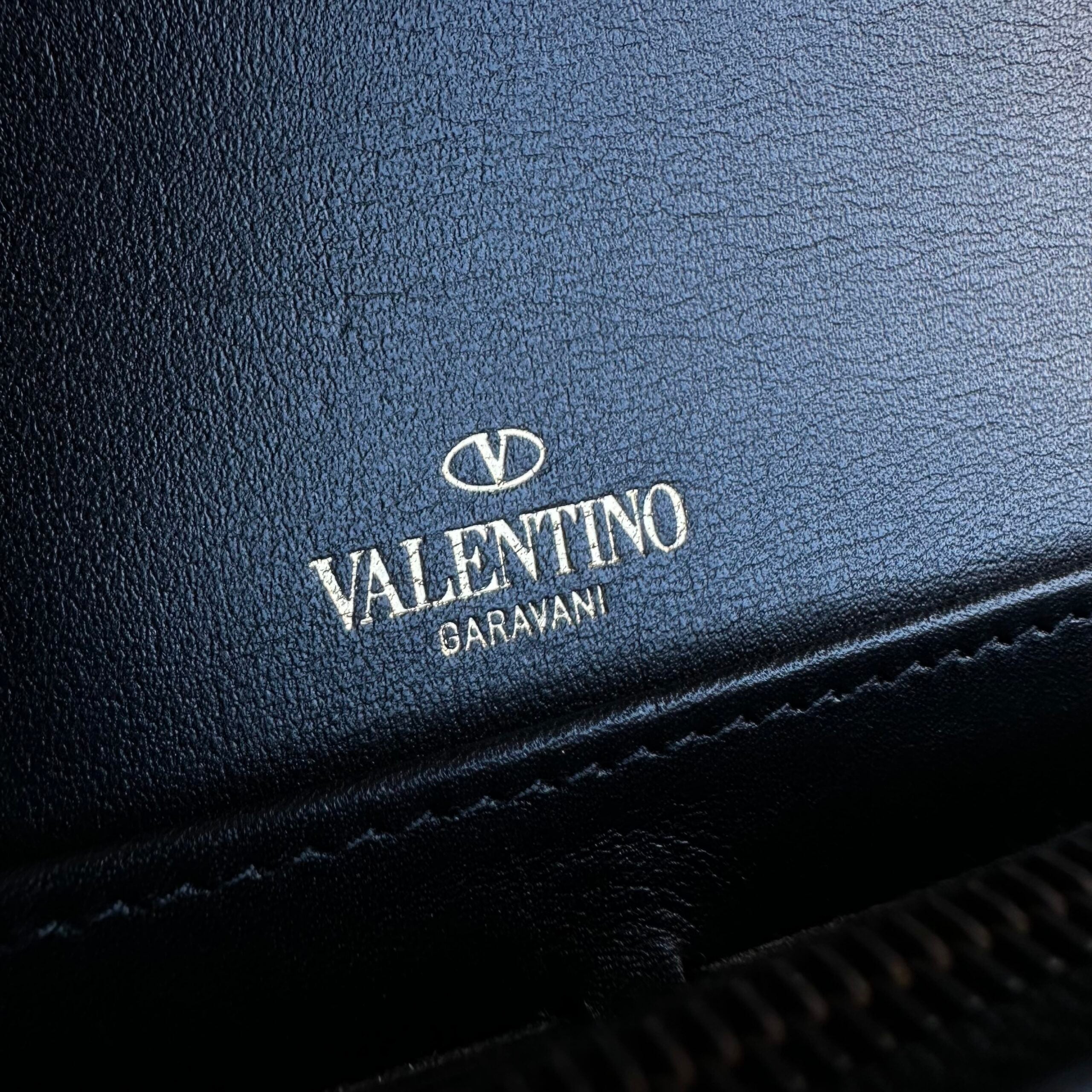 Valentino portafoglio con catena Rockstud