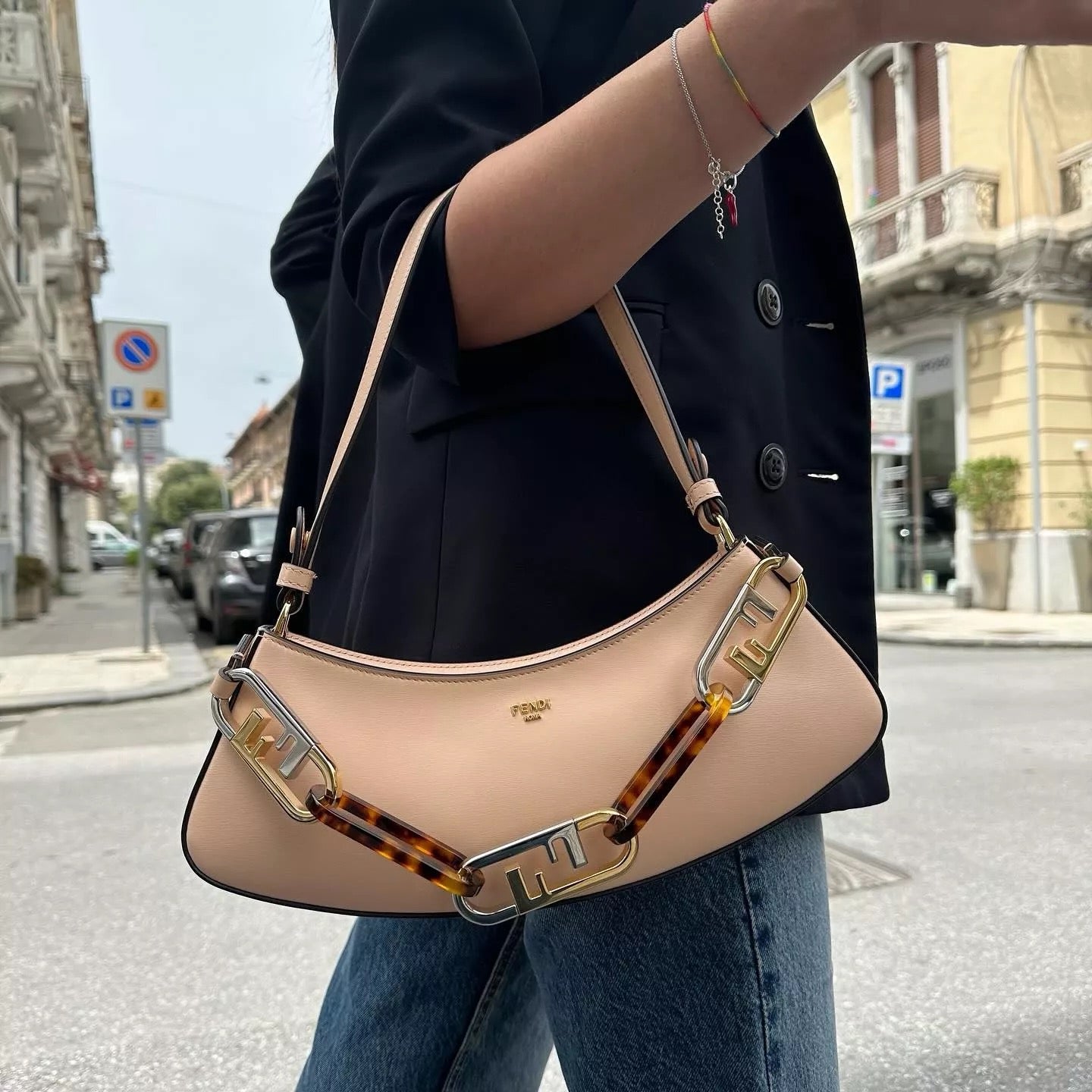 Fendi pochette O’Lock Swing