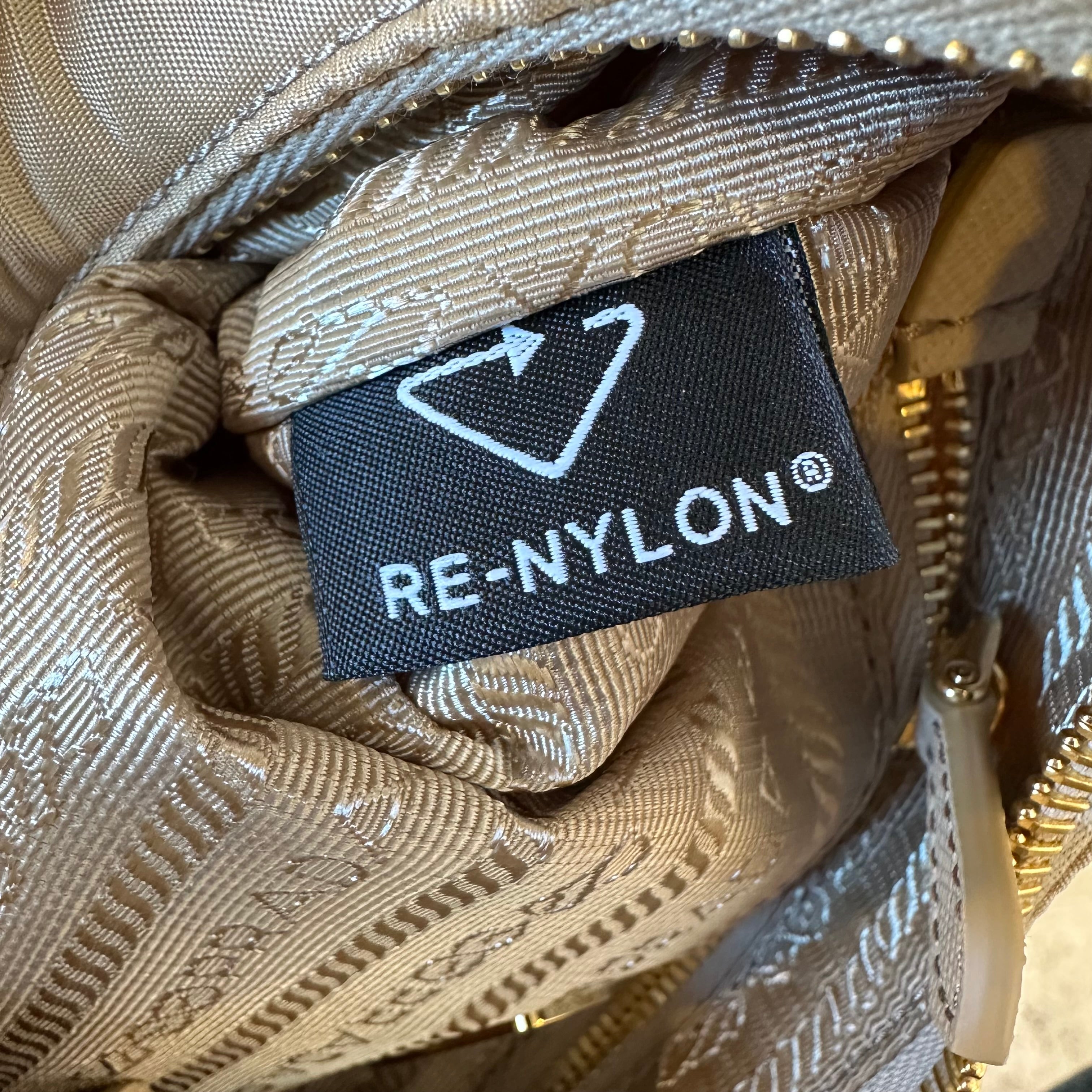 Prada mini borsa Re-Edition 2005