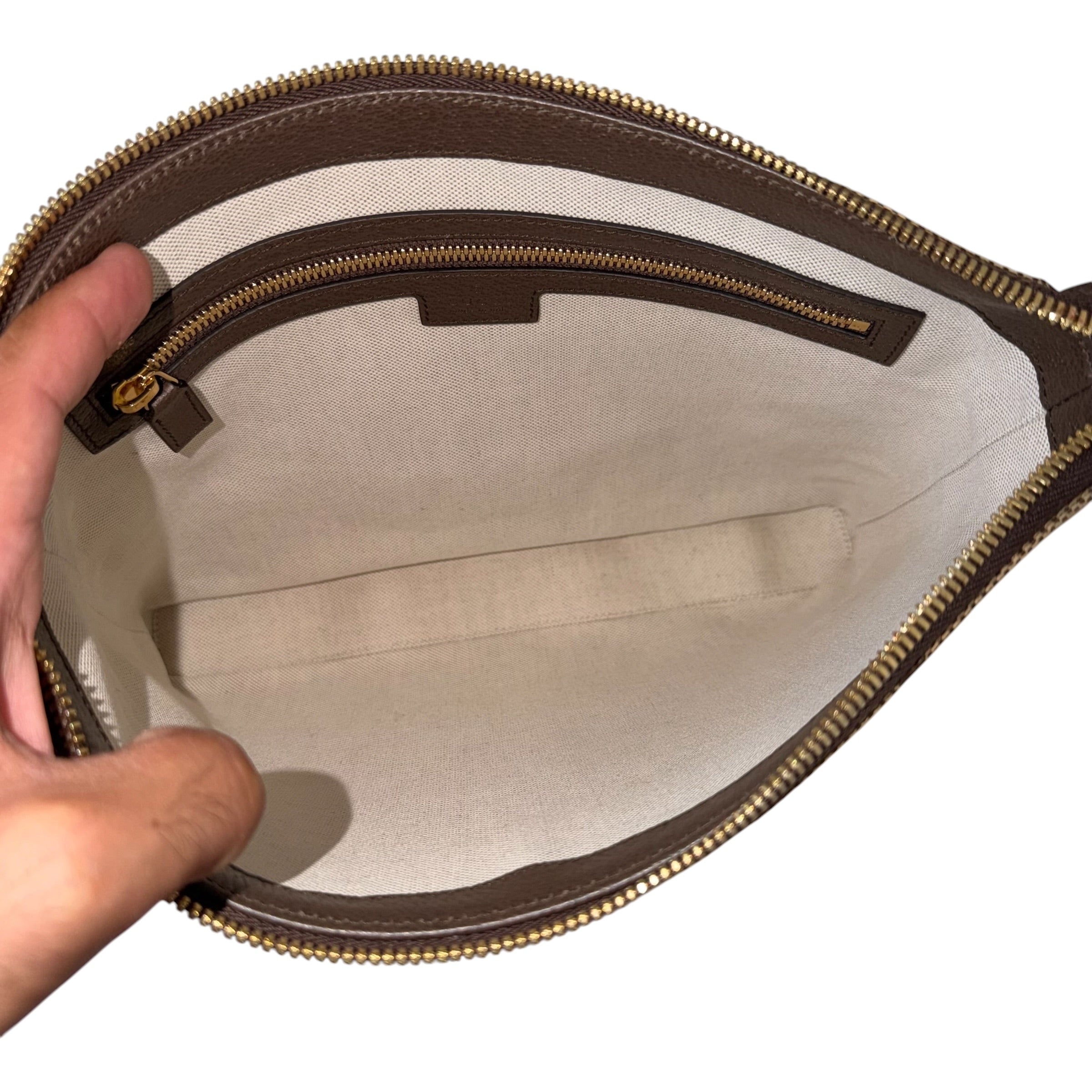 Gucci clutch GG Jumbo