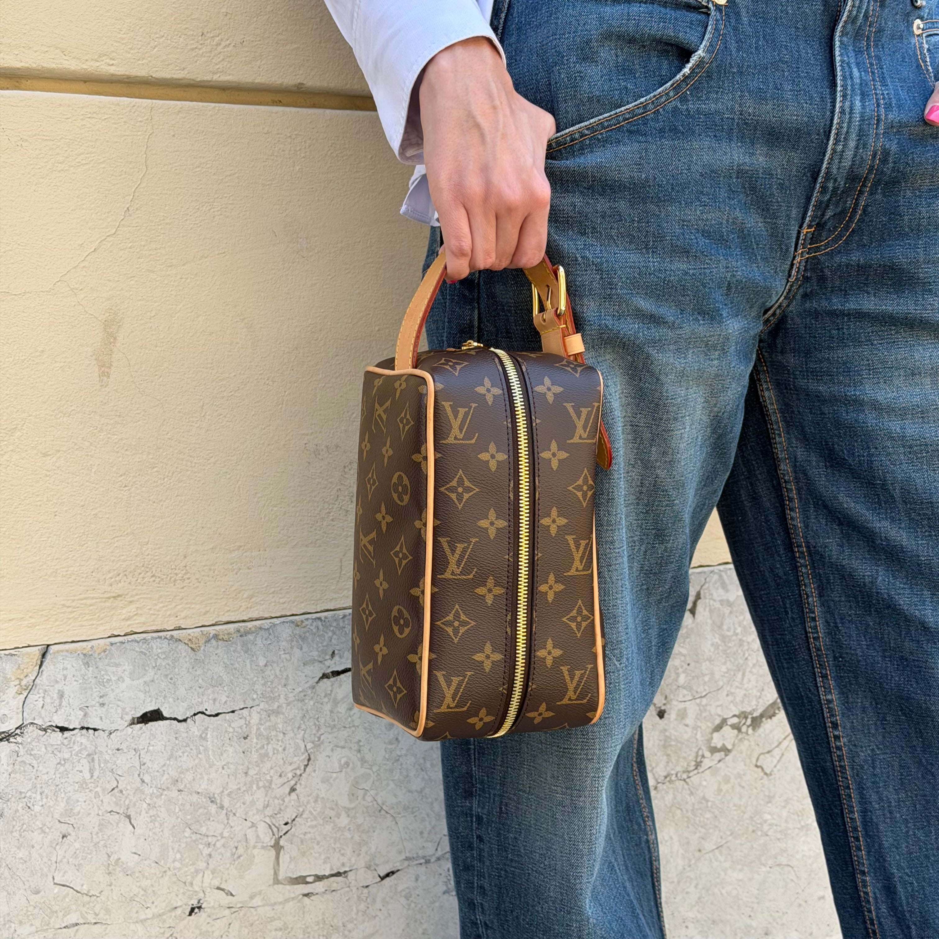 Louis Vuitton Trousse Toilette Locker Dopp Kit