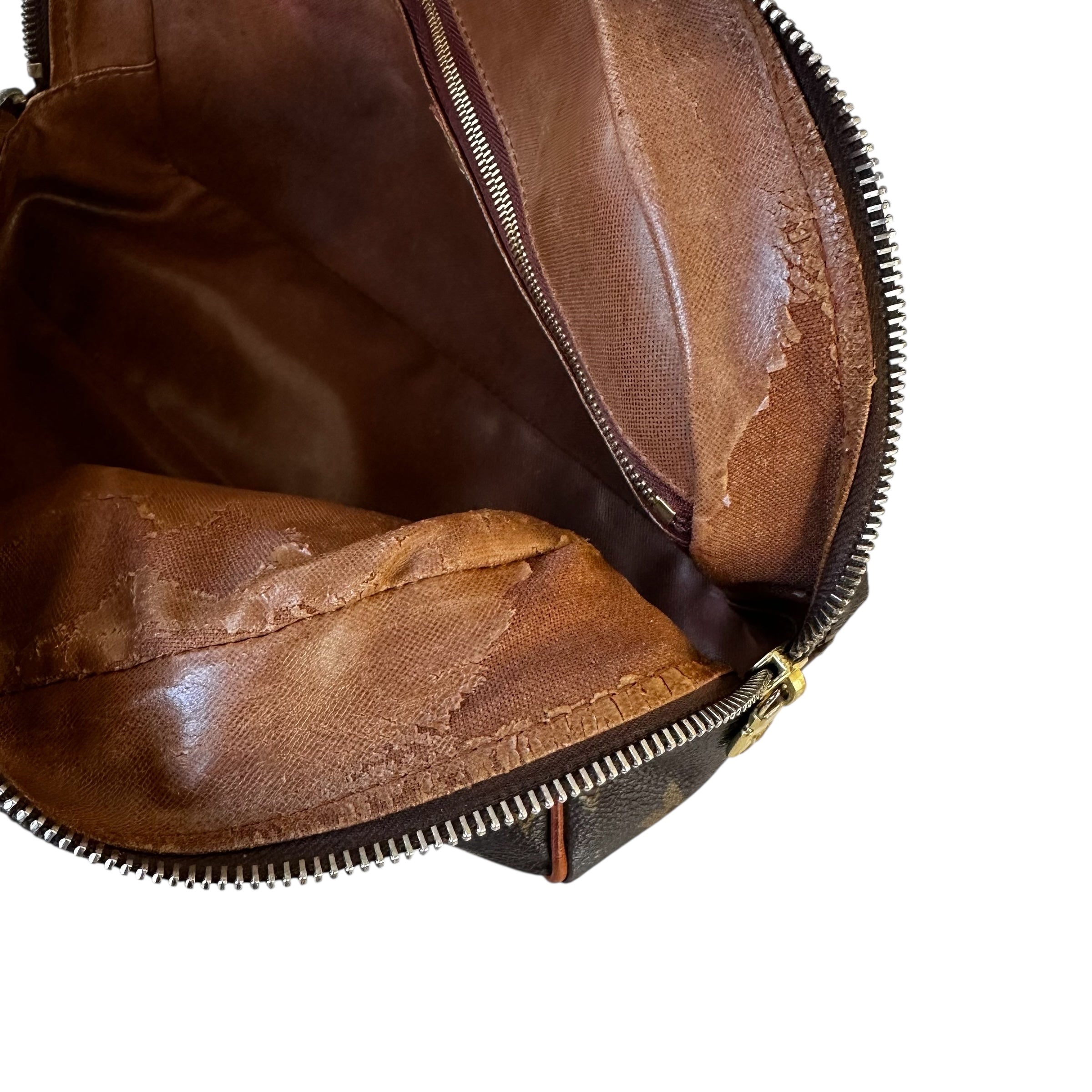 Louis Vuitton Trousse Toilette 25