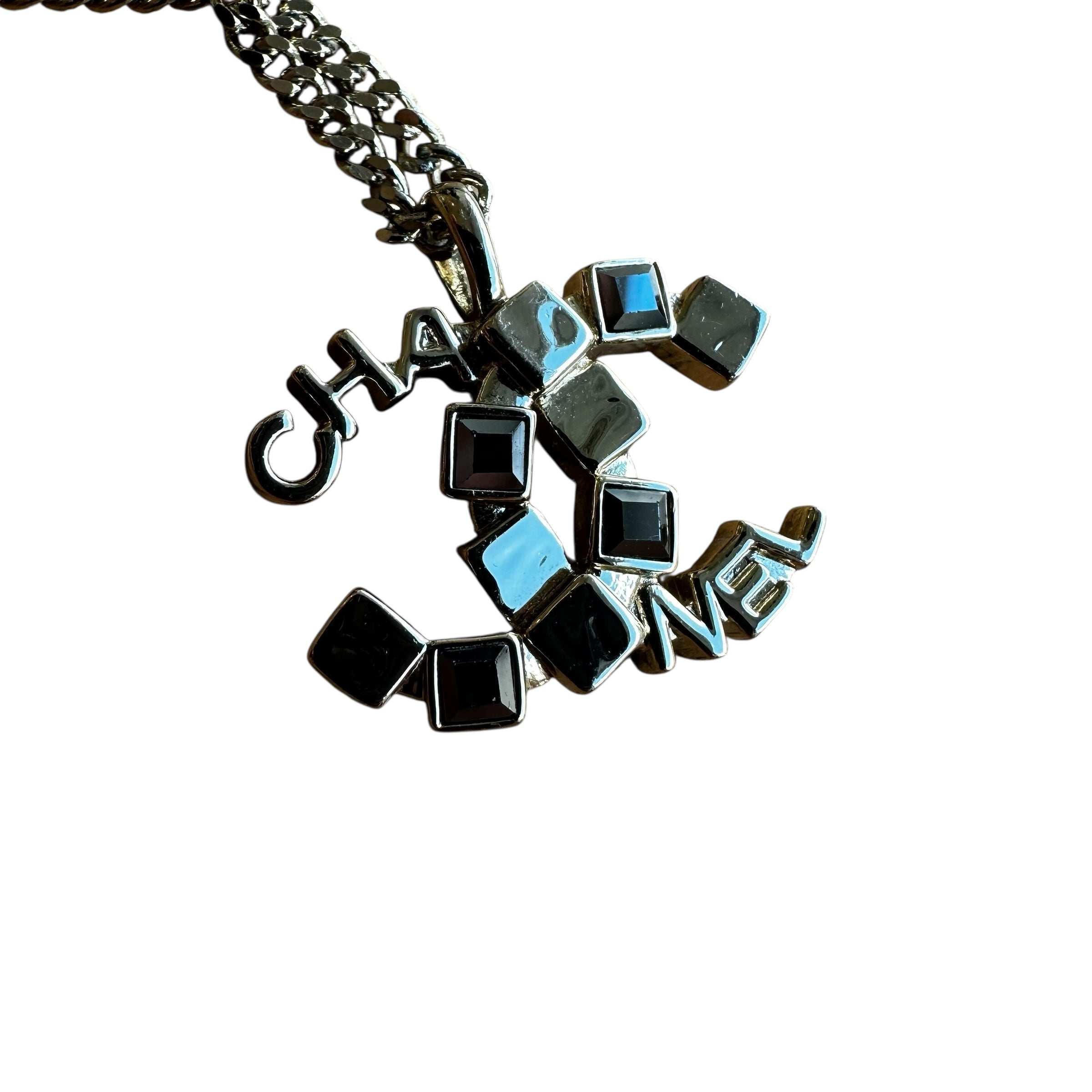Chanel pendente CC su catena