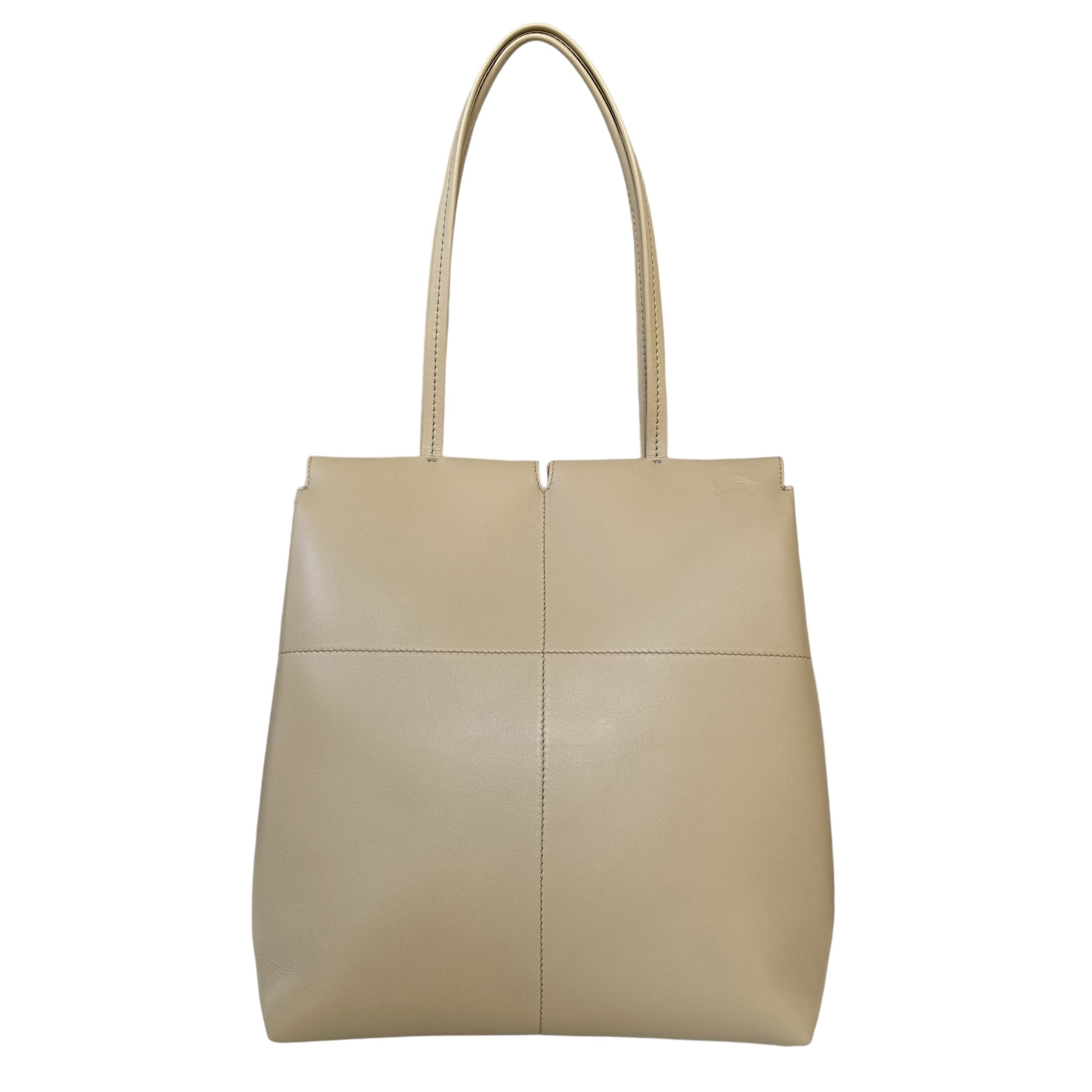 Burberry Tote Snip