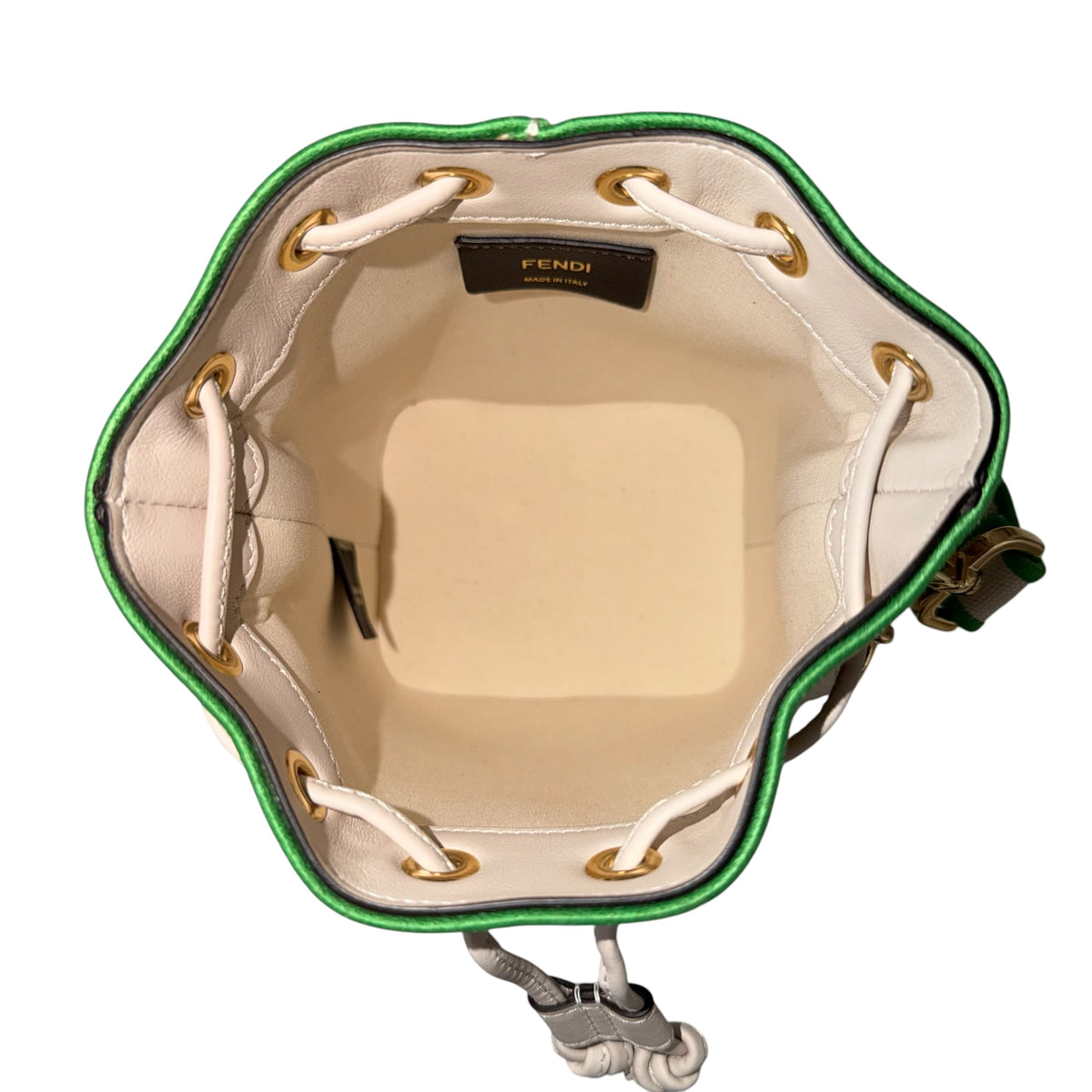 Fendi mini borsa a secchiello Mon Tresor