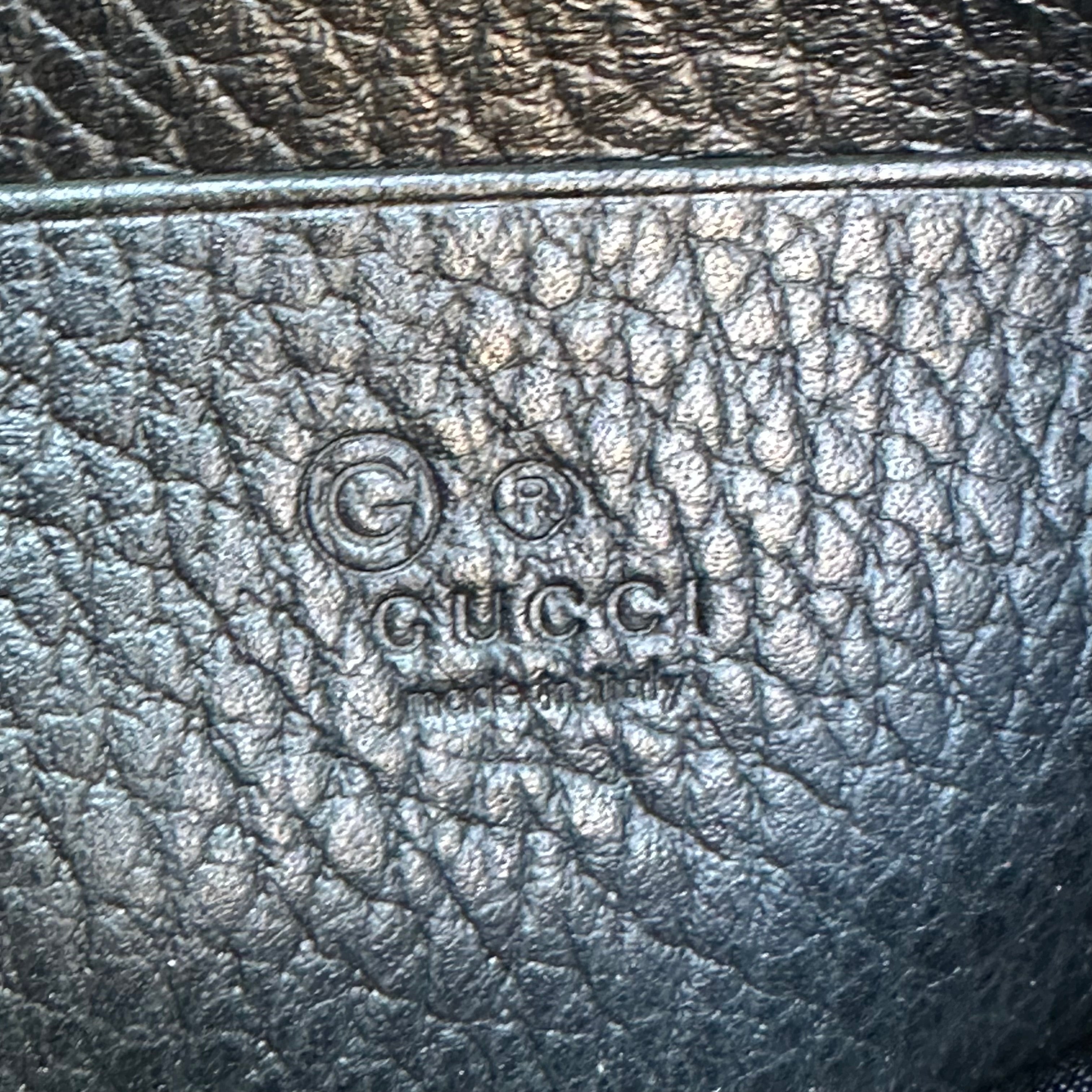 Gucci portafoglio con catena Interlocking