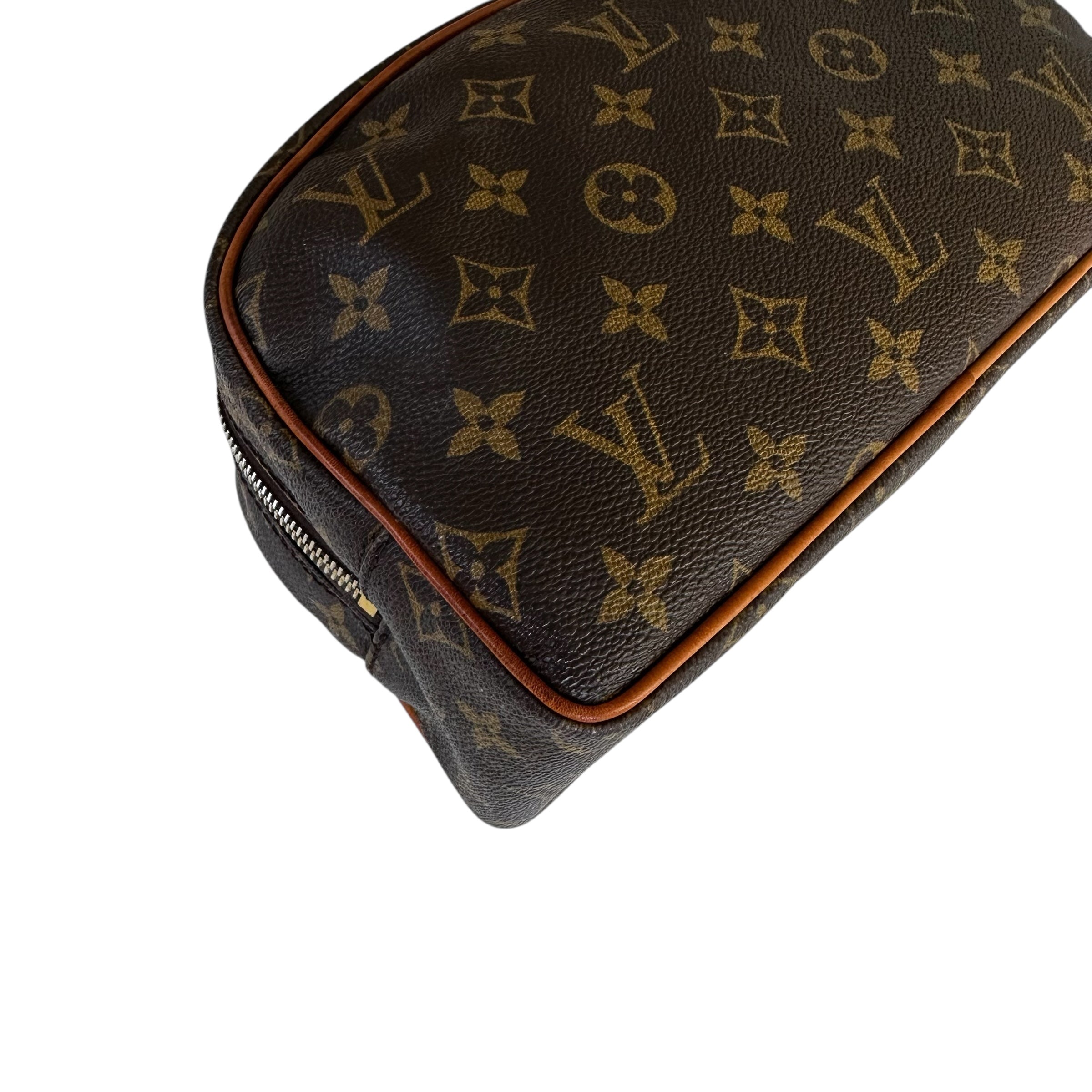 Louis Vuitton Trousse Toilette 25