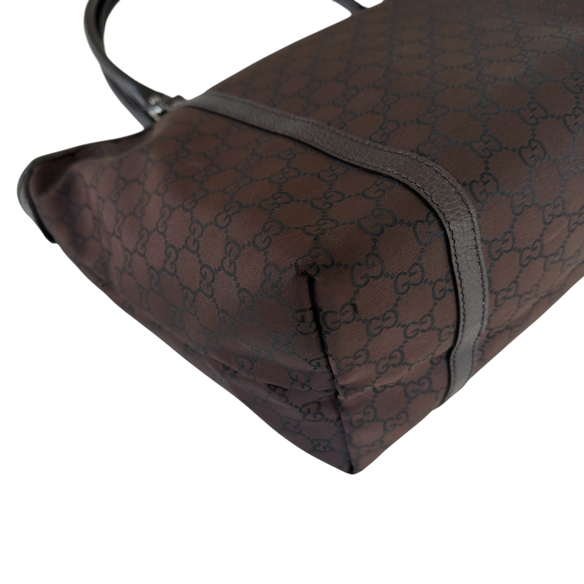 Gucci borsa shopping in nylon GG