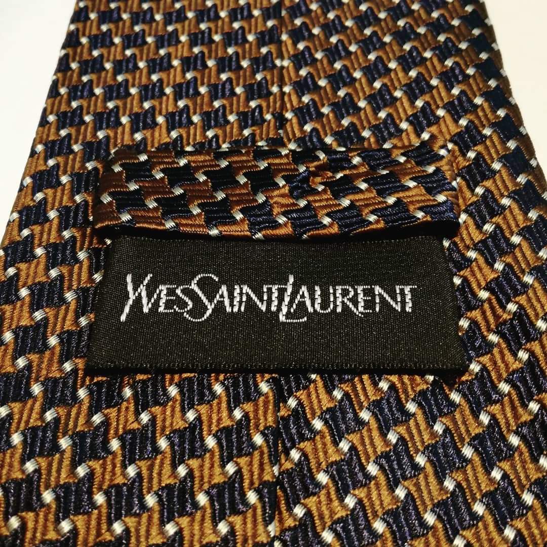 Cravatta Yves Saint Laurent in seta