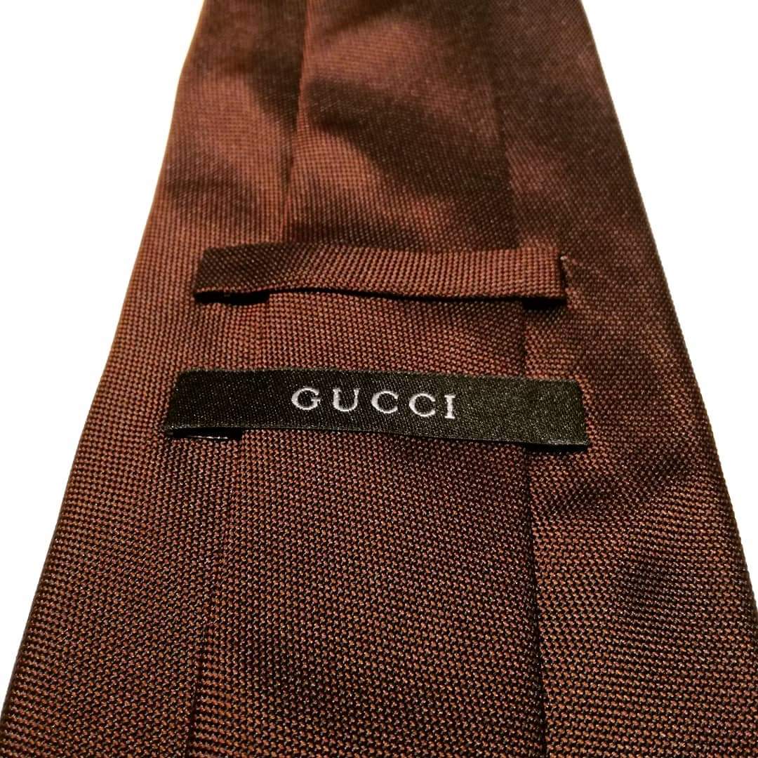 Cravatta Gucci in seta.