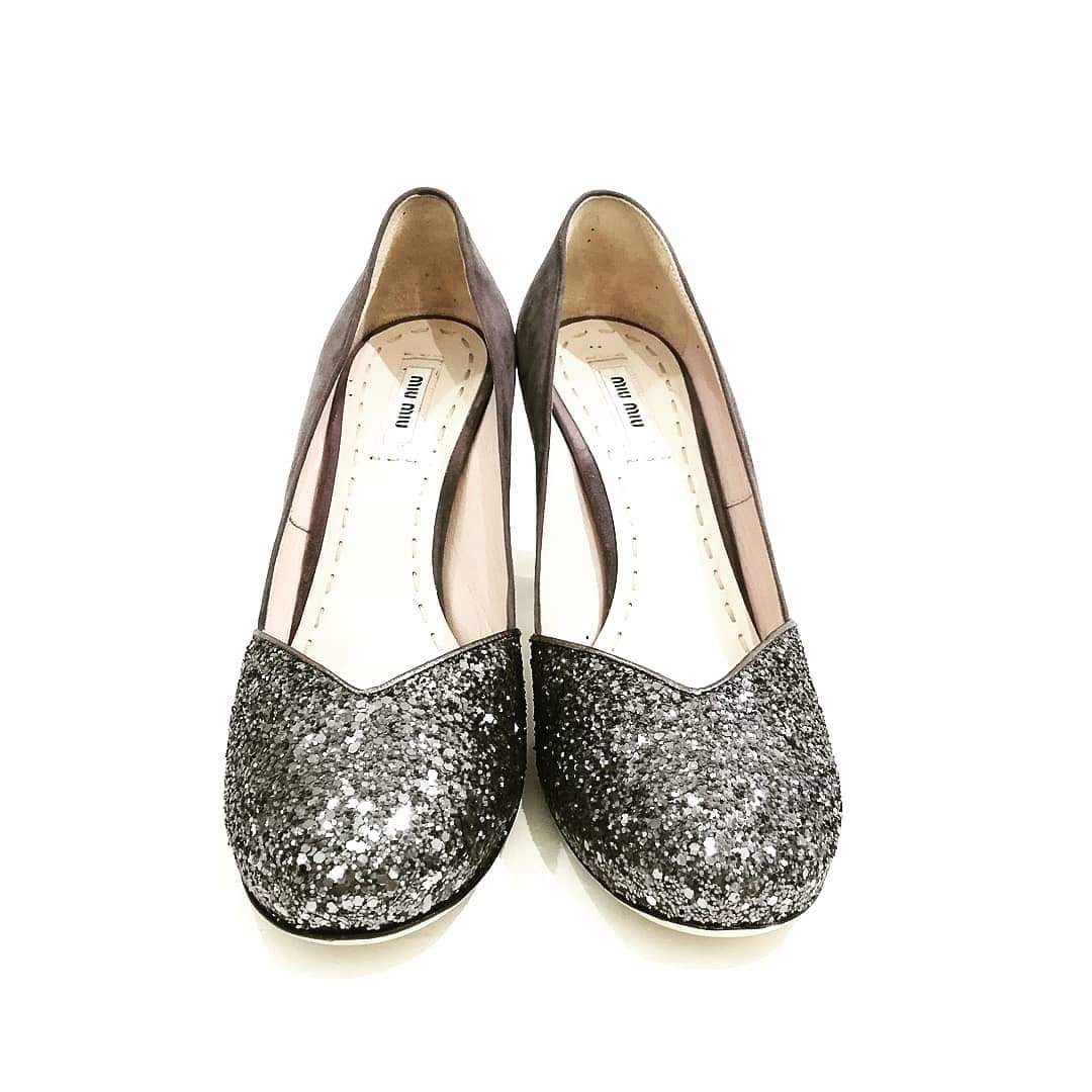 Décolleté Miu Miu in scamosciato con punta glitterata