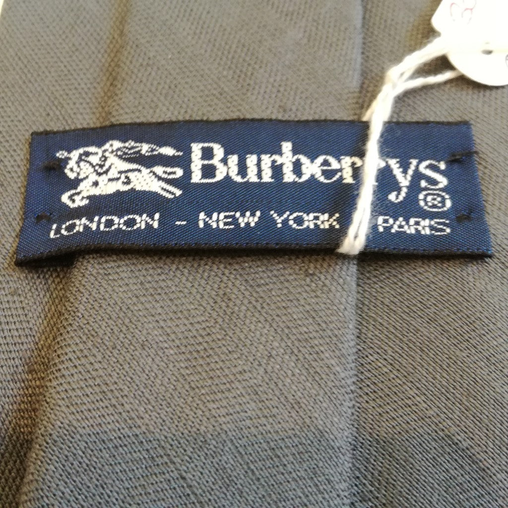 Cravatta Burberrys vintage grigia in seta.