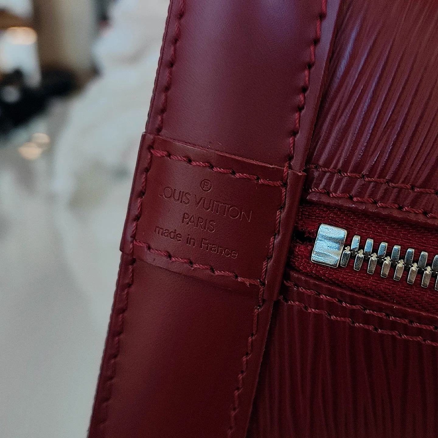 Borsa Louis Vuitton Alma PM in pelle epi – Easy Luxury – Borse