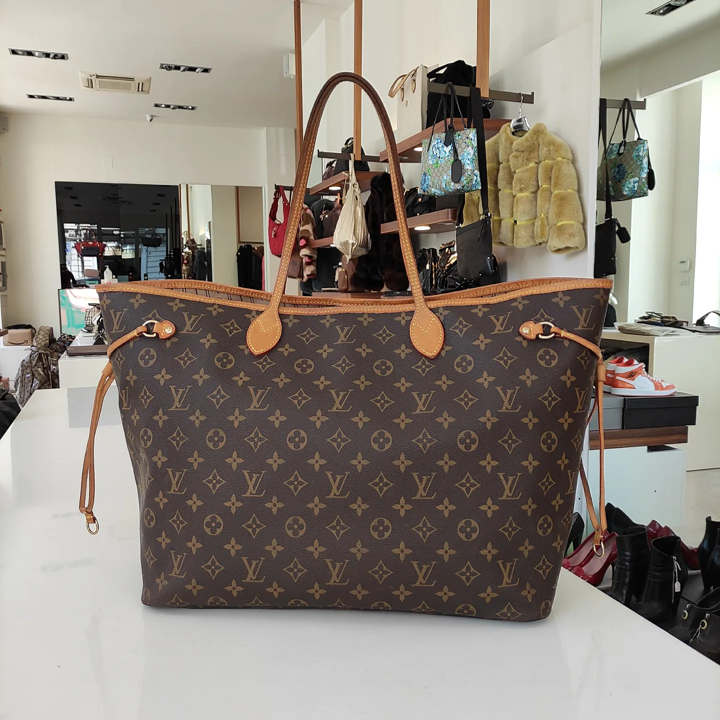 Borsa Louis Vuitton Neverfull GM in tela monogram e finiture in